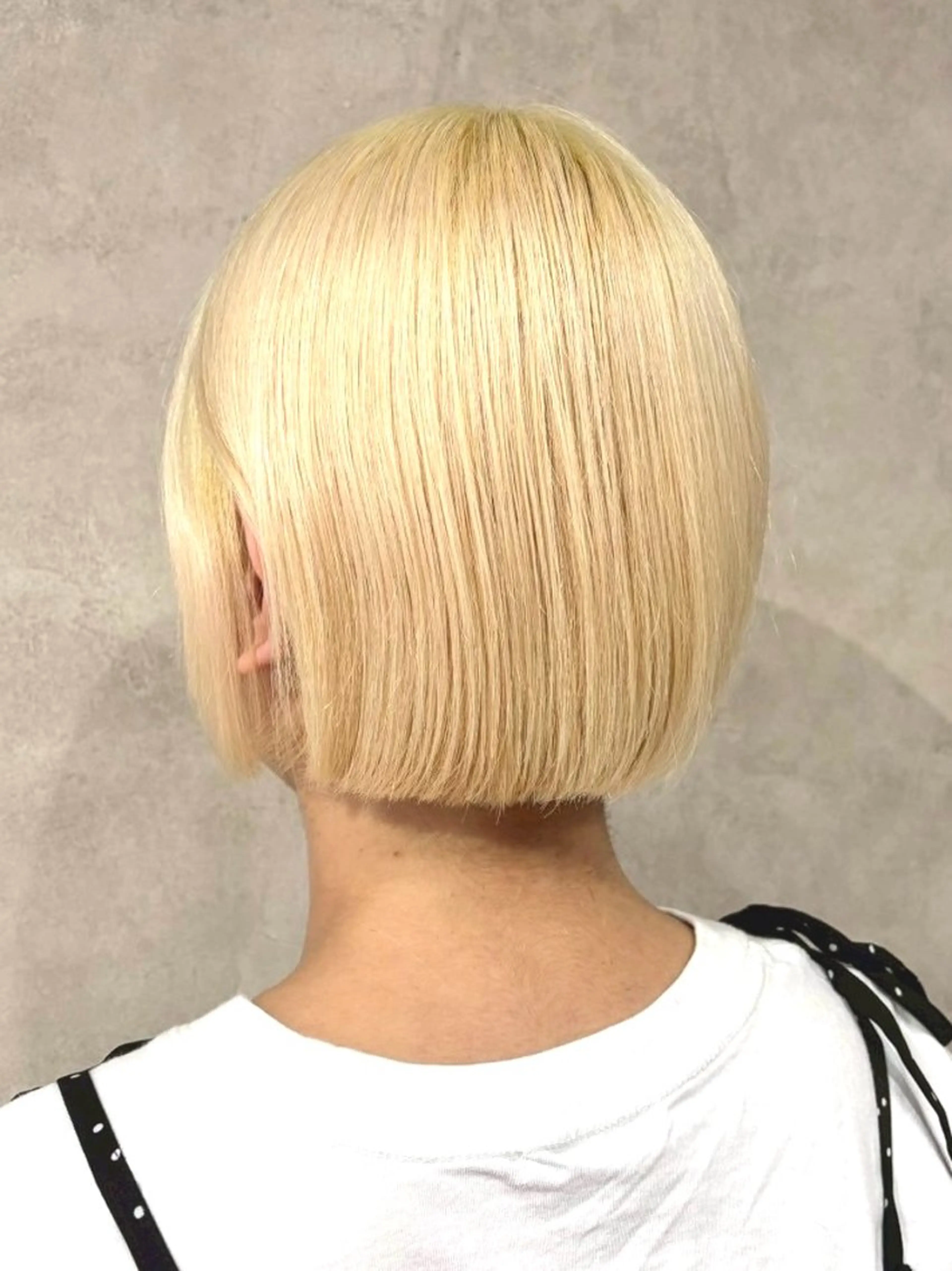 ショート カラー 黒木 栞のヘアスタイル