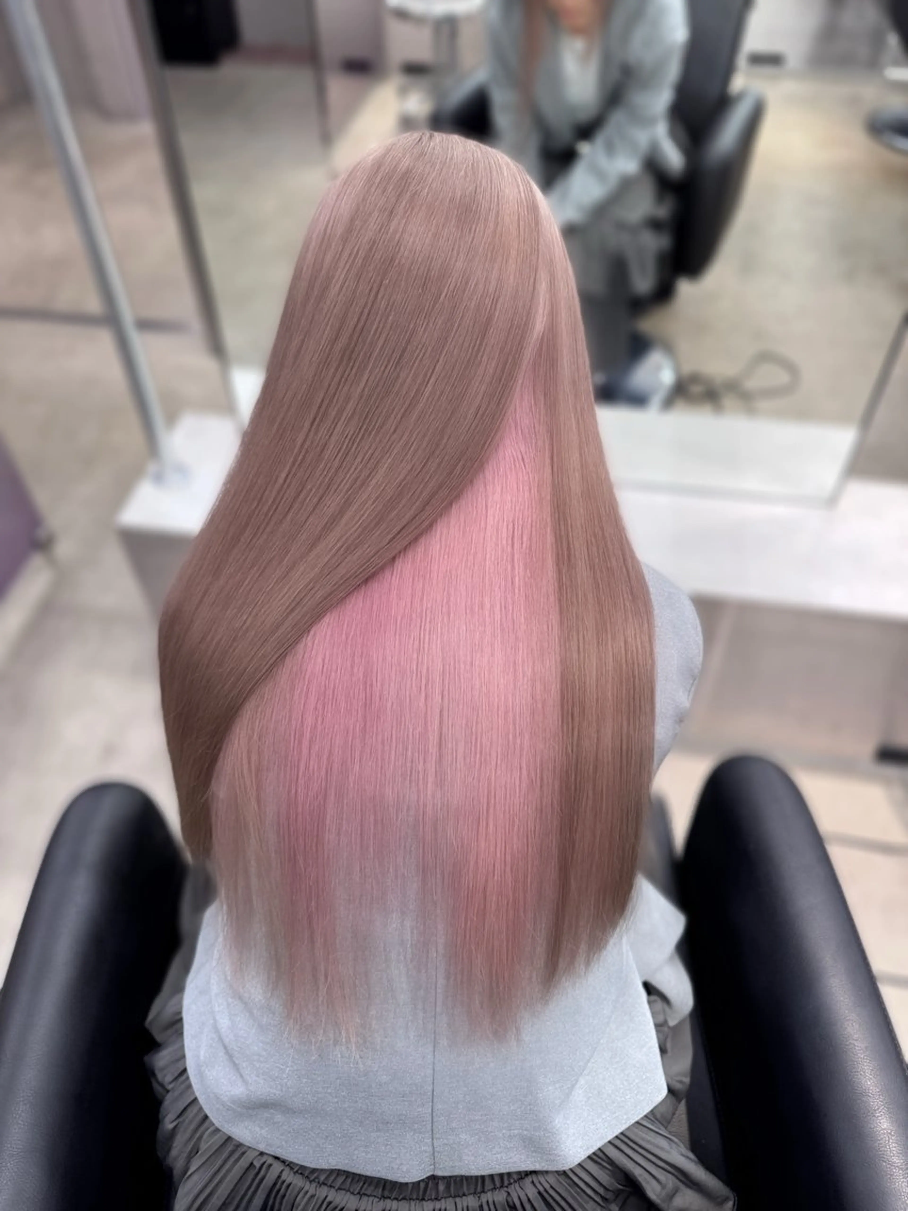 ロング ヘアカラー 吉澤 愛心のヘアスタイル