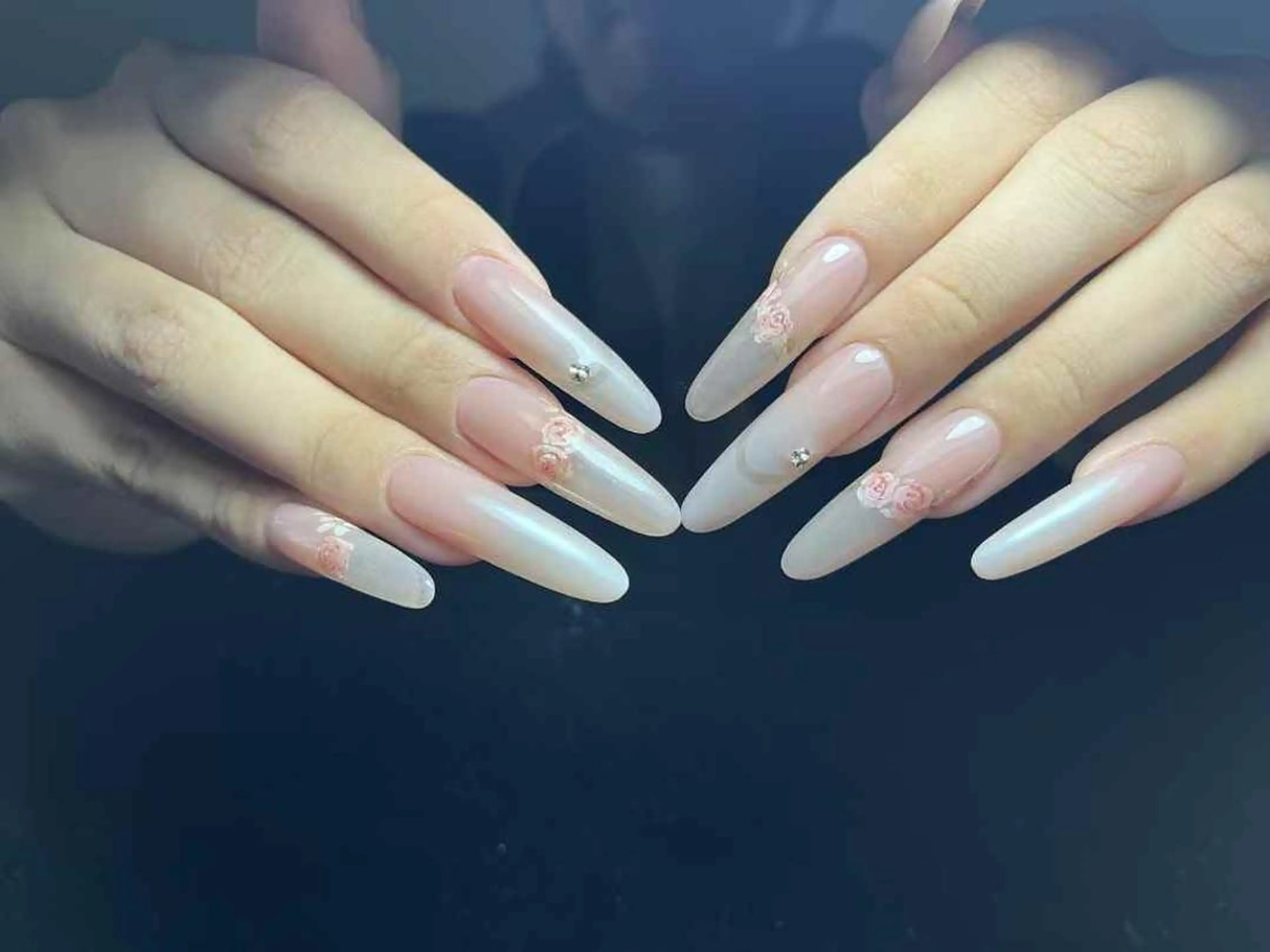 ネイル VIVIAN リサのネイルデザイン