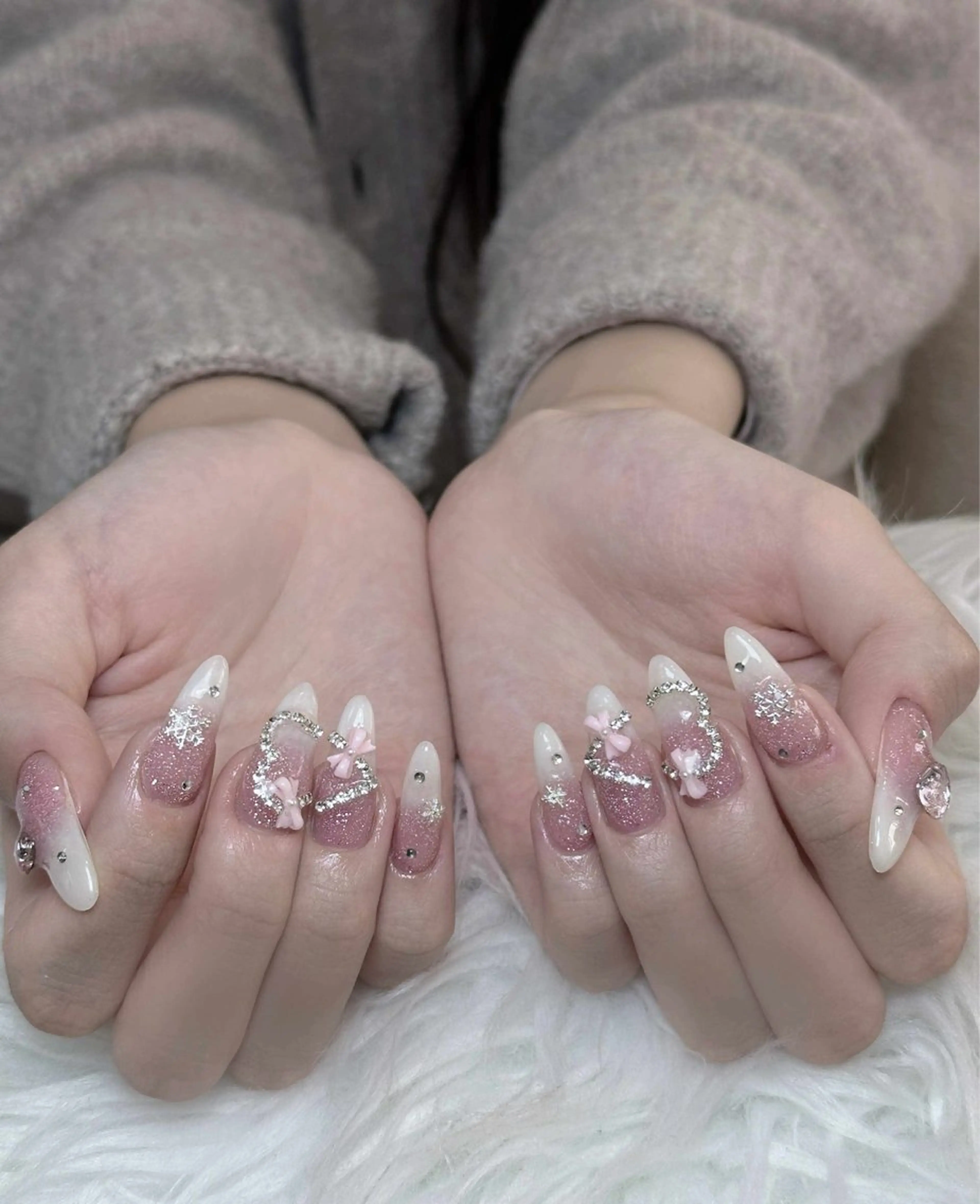 ネイル オーロラネイル ボルドー ブラウン 氷ネイル・うるうるネイル キラキラネイル ハンドネイル Julli NailStudioのネイルデザイン