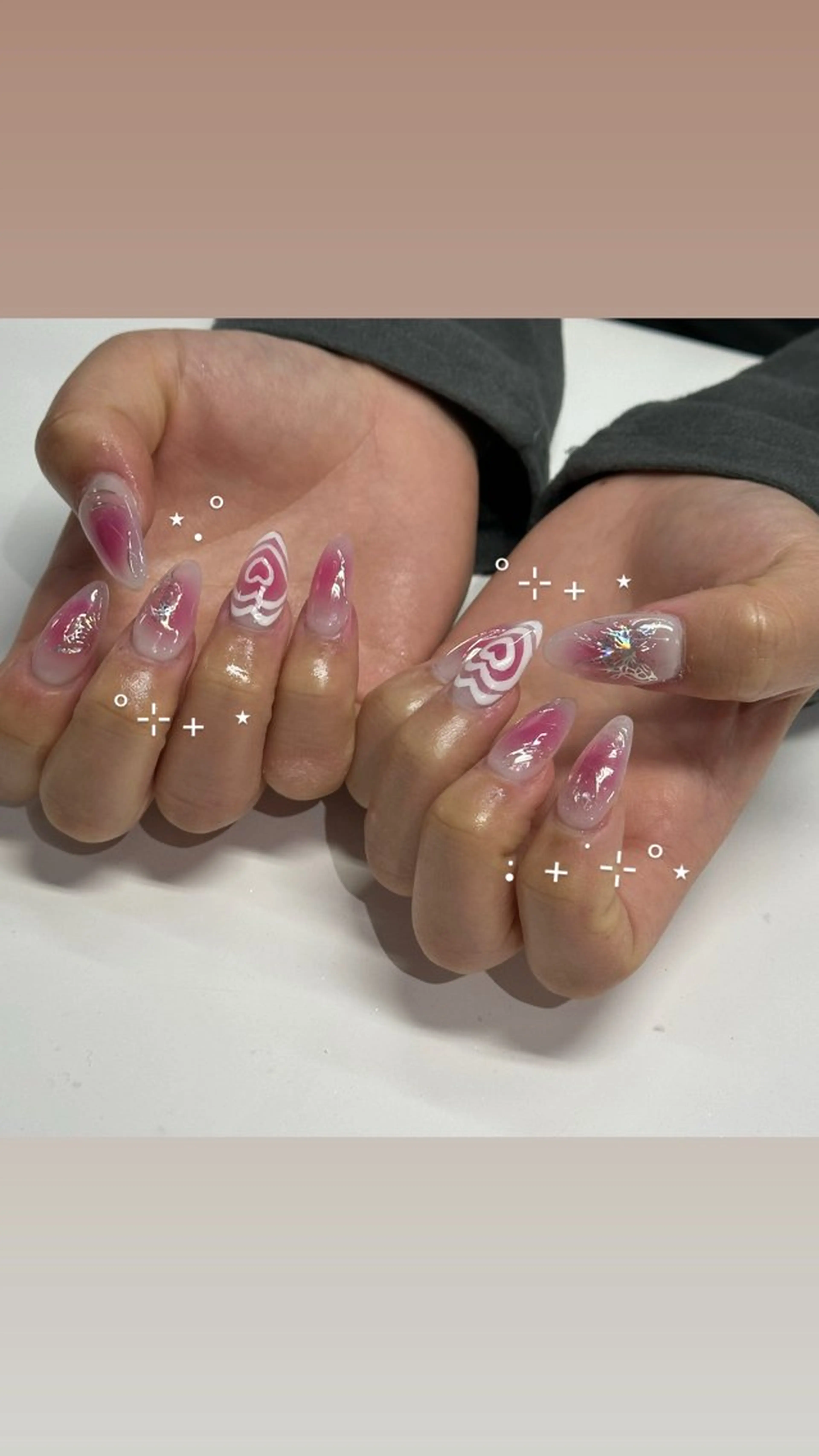 ネイル チークネイル ガーリー ハンドネイル WOLTOKYO渋谷 yunaのネイルデザイン