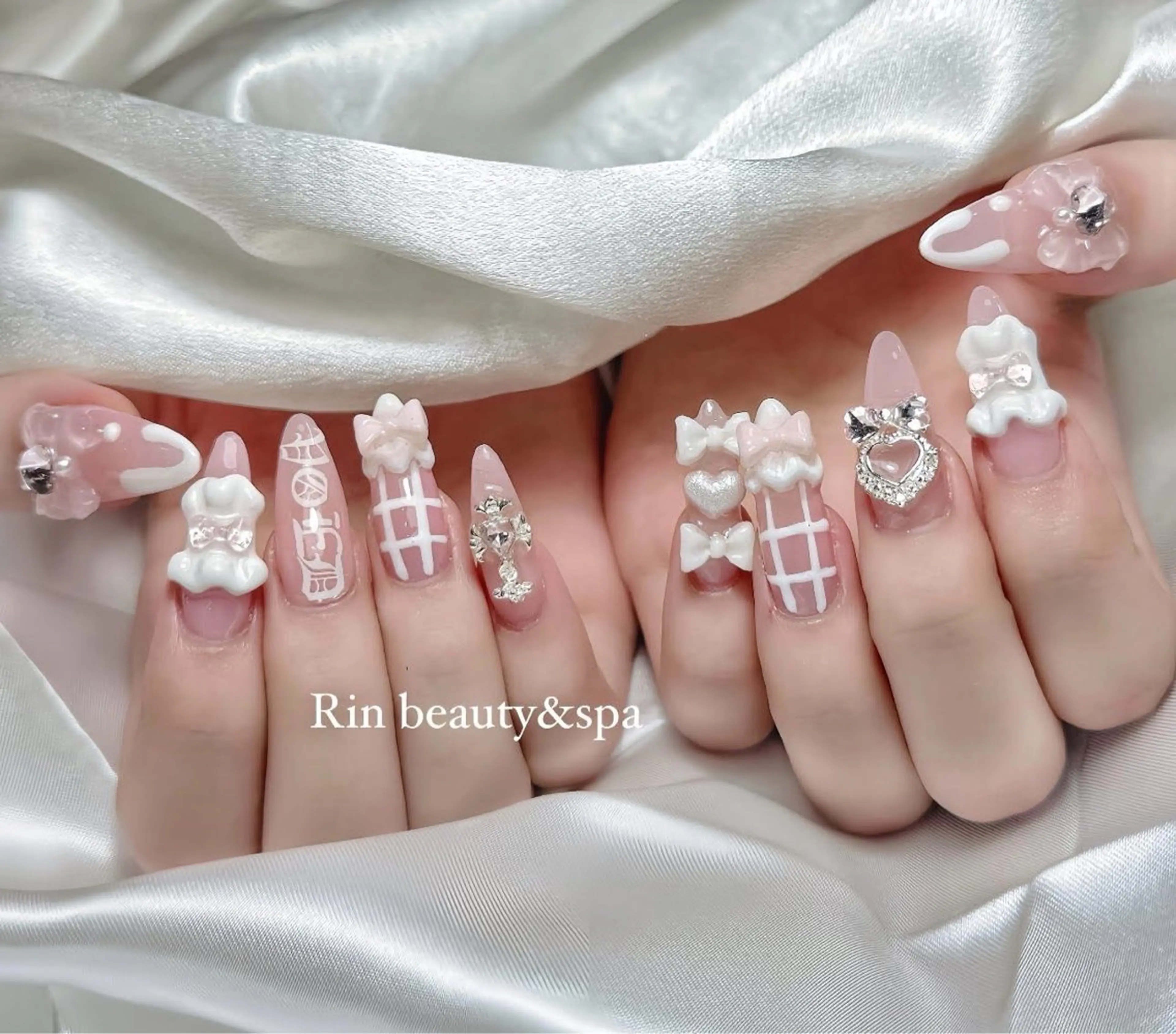 ネイル チークネイル フレンチネイル ガラスフレンチ グラデーション キラキラネイル Rin Nail 新大久保店のネイルデザイン