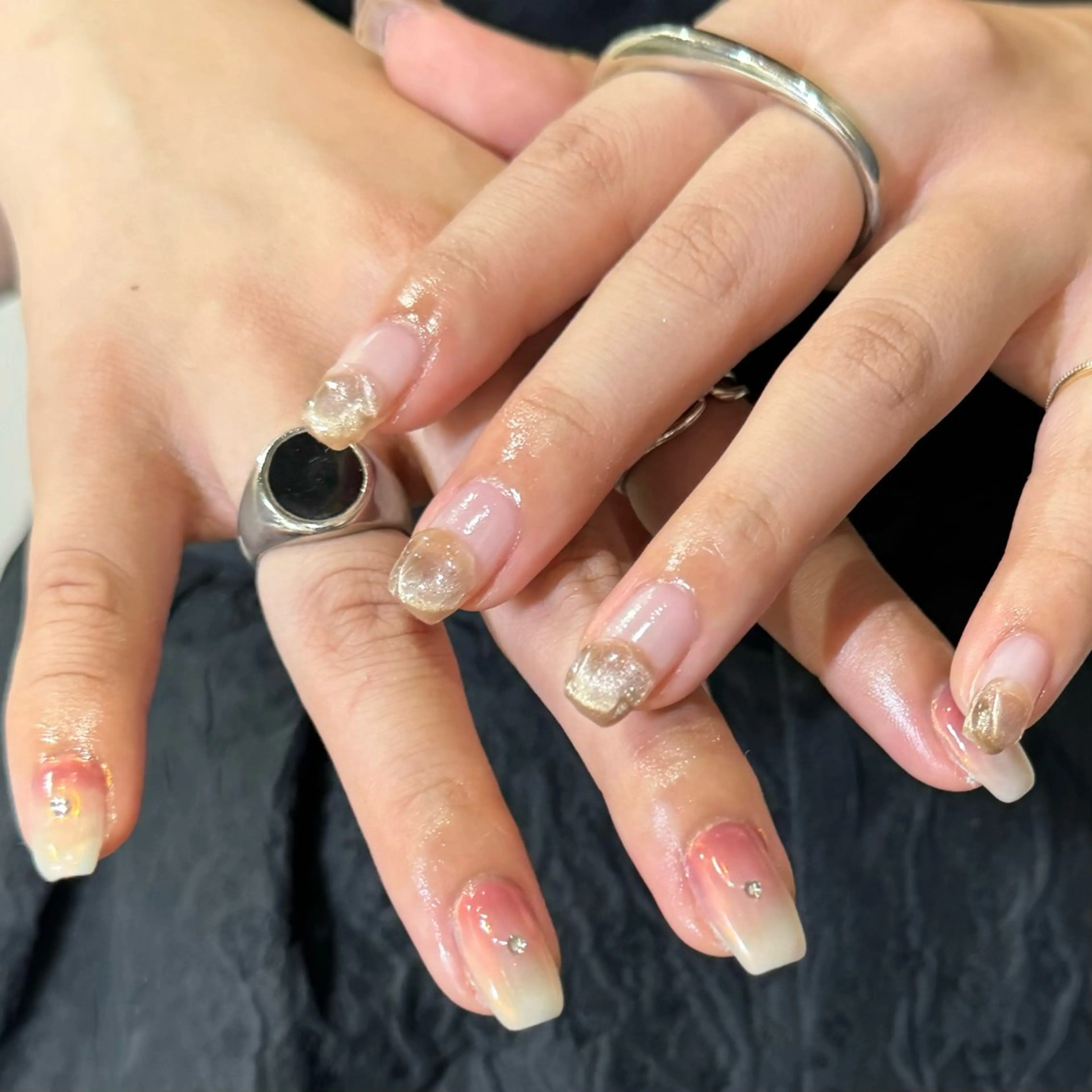 ネイル ニュアンスネイル シンプルネイル ハンドネイル Tigris.所属・Tigris. sadamotoのネイルデザイン