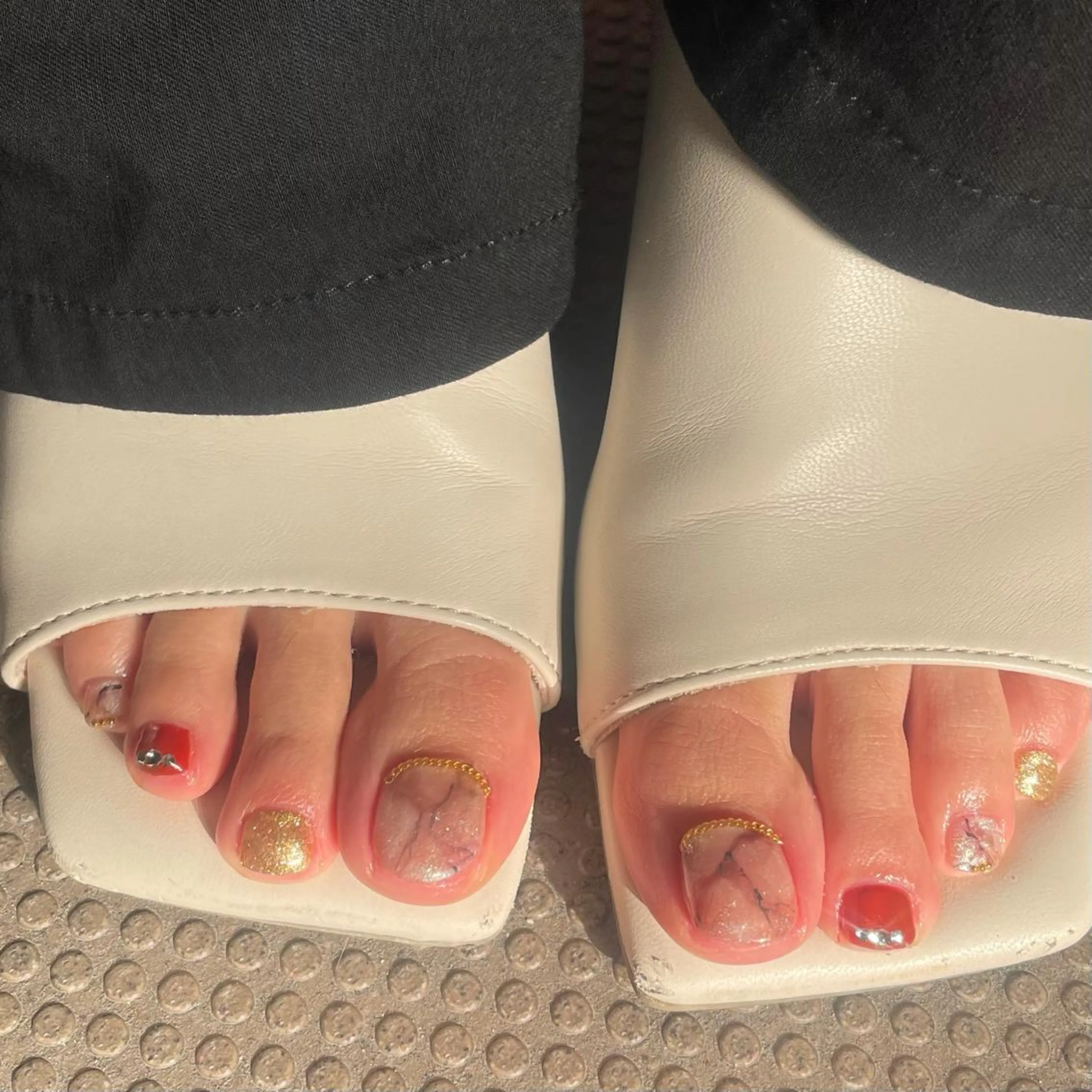 ネイル フットネイル 奥園 良恵のネイルデザイン