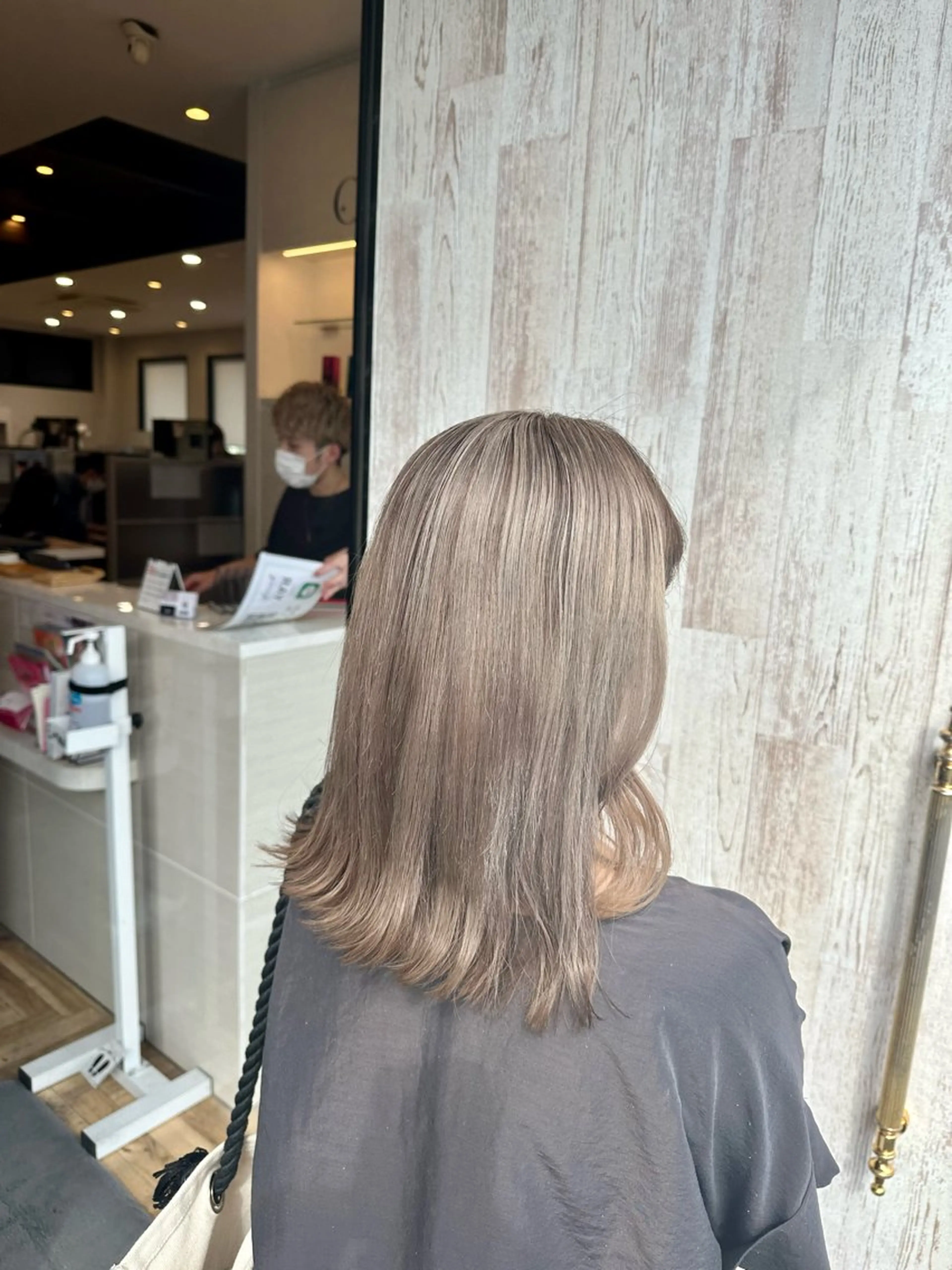 ミディアム カラー かきあげバング カット ヘアカラー arl 豊田店アシスタントのヘアスタイル