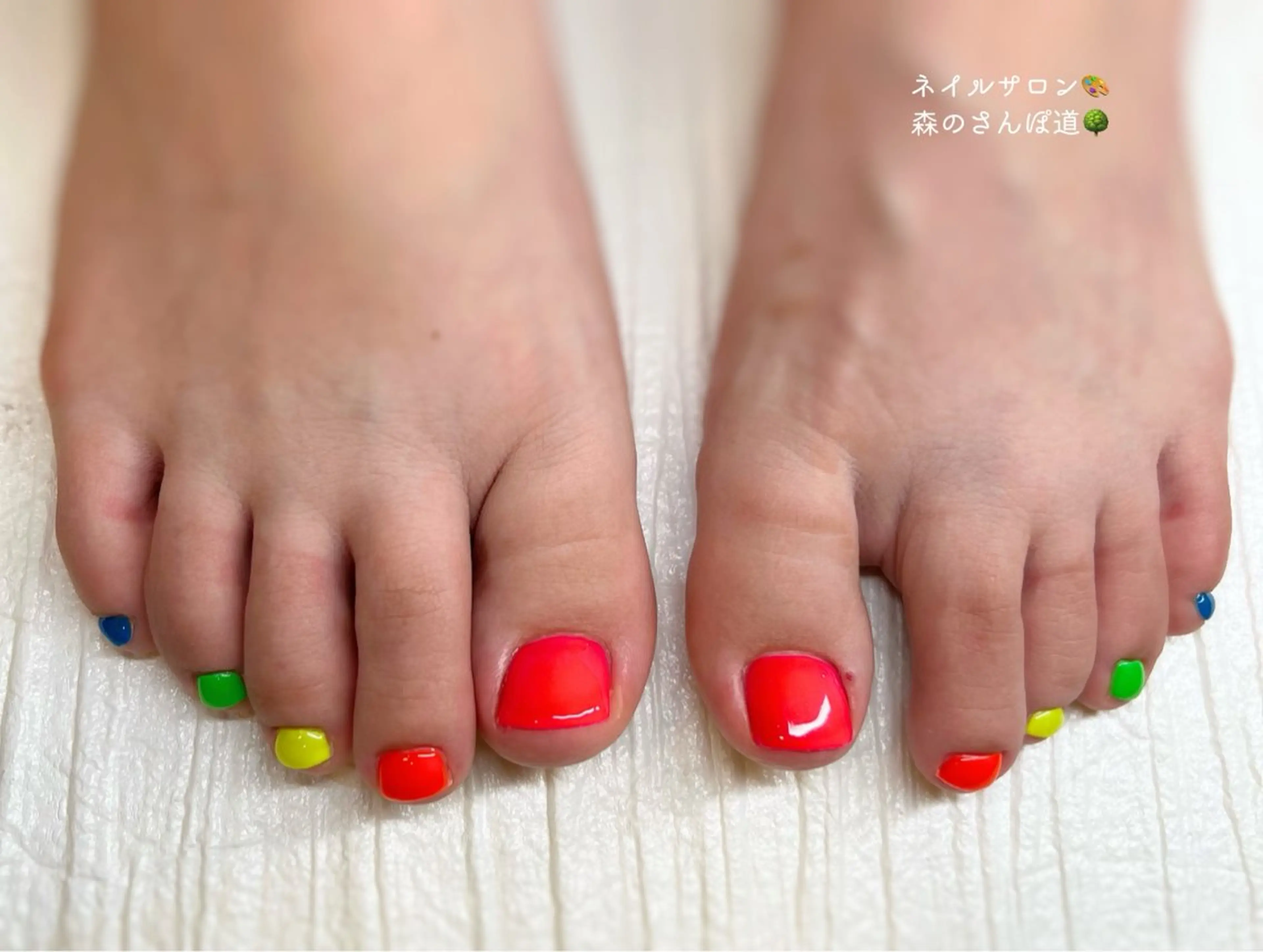 ネイル フットネイル 森のさんぽ道所属・ショートネイル 森のさんぽ道のネイルデザイン