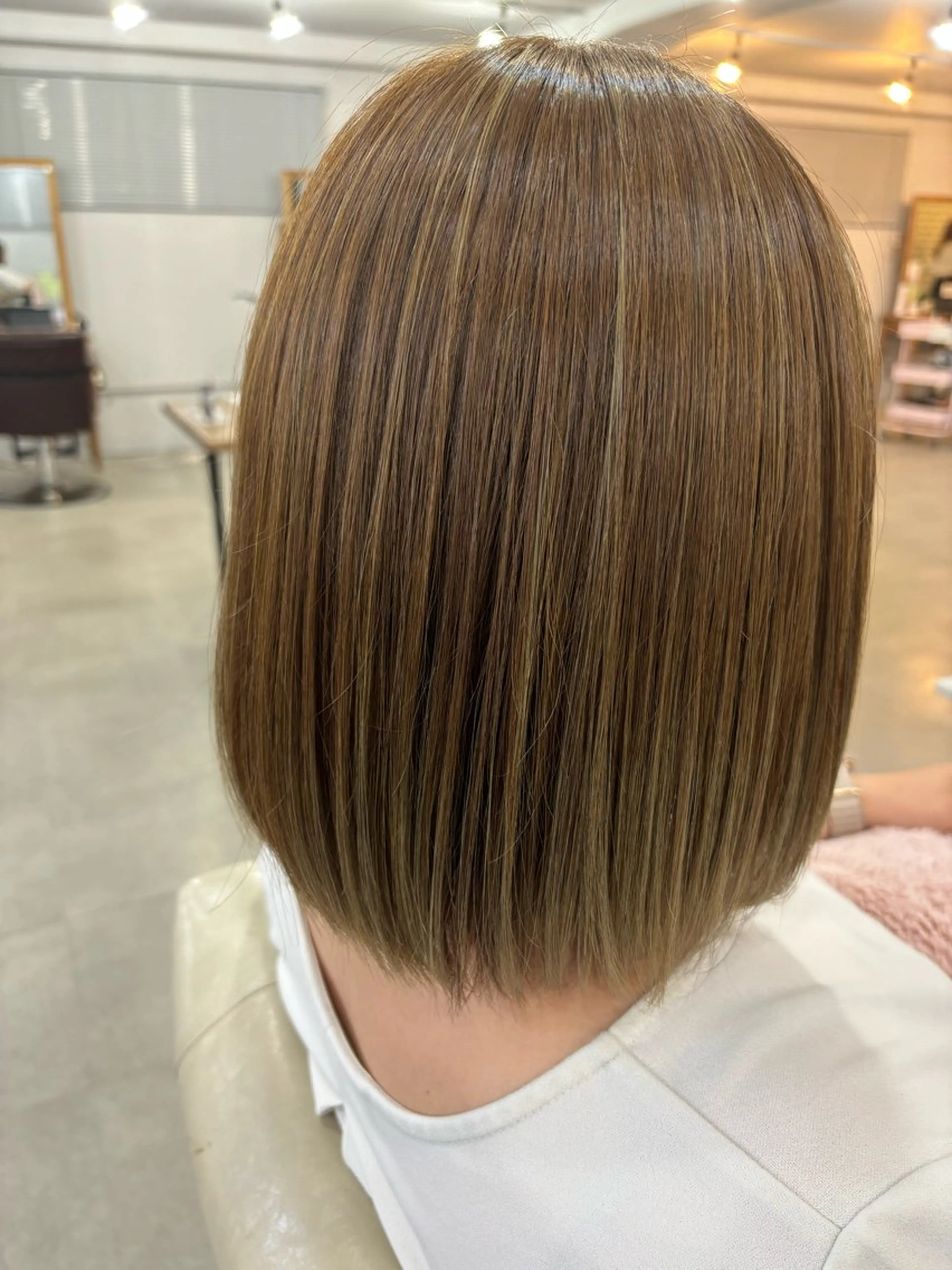 ミディアム カット ヘアカラー 韓国風🫧透明感 🦄岡庭春菜🎀のヘアスタイル