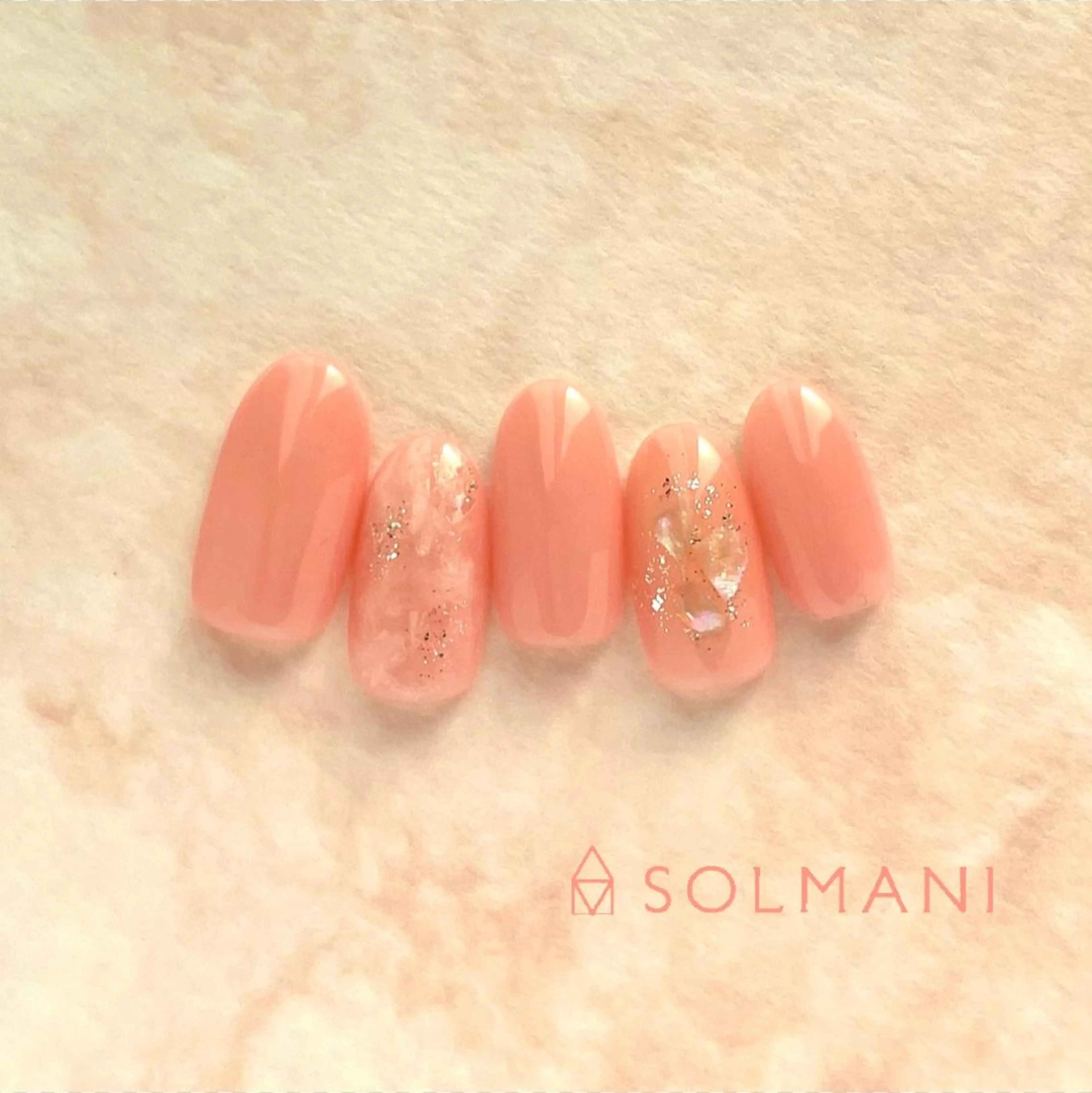 ネイル シンプルネイル SOLMANI 予約担当のネイルデザイン