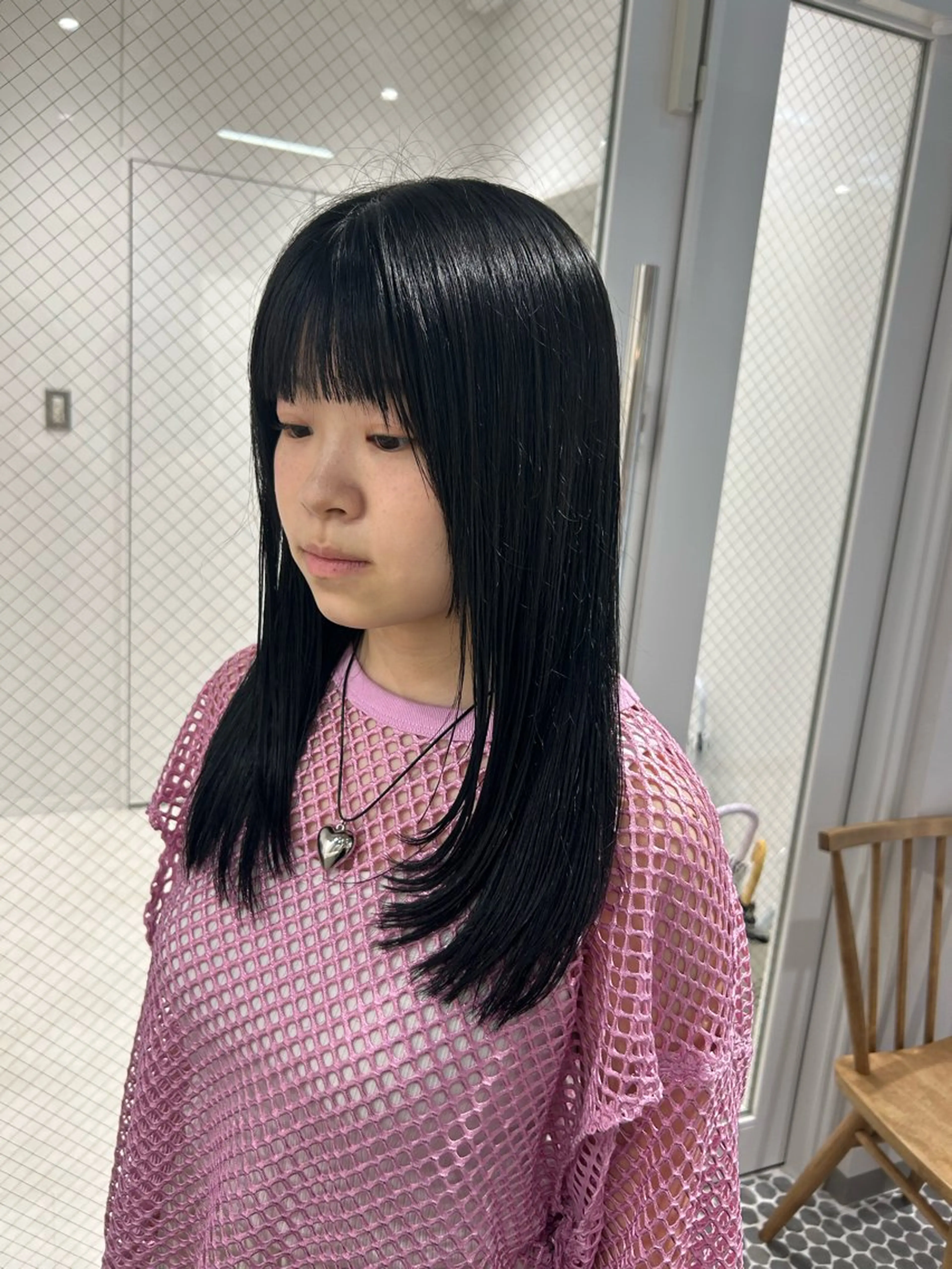 セミロング カラー オリーブグレー レイヤーカット カット ヘアカラー トリートメント ヘッドスパ SALOWIN栄 三丁目 木戸里実のヘアスタイル