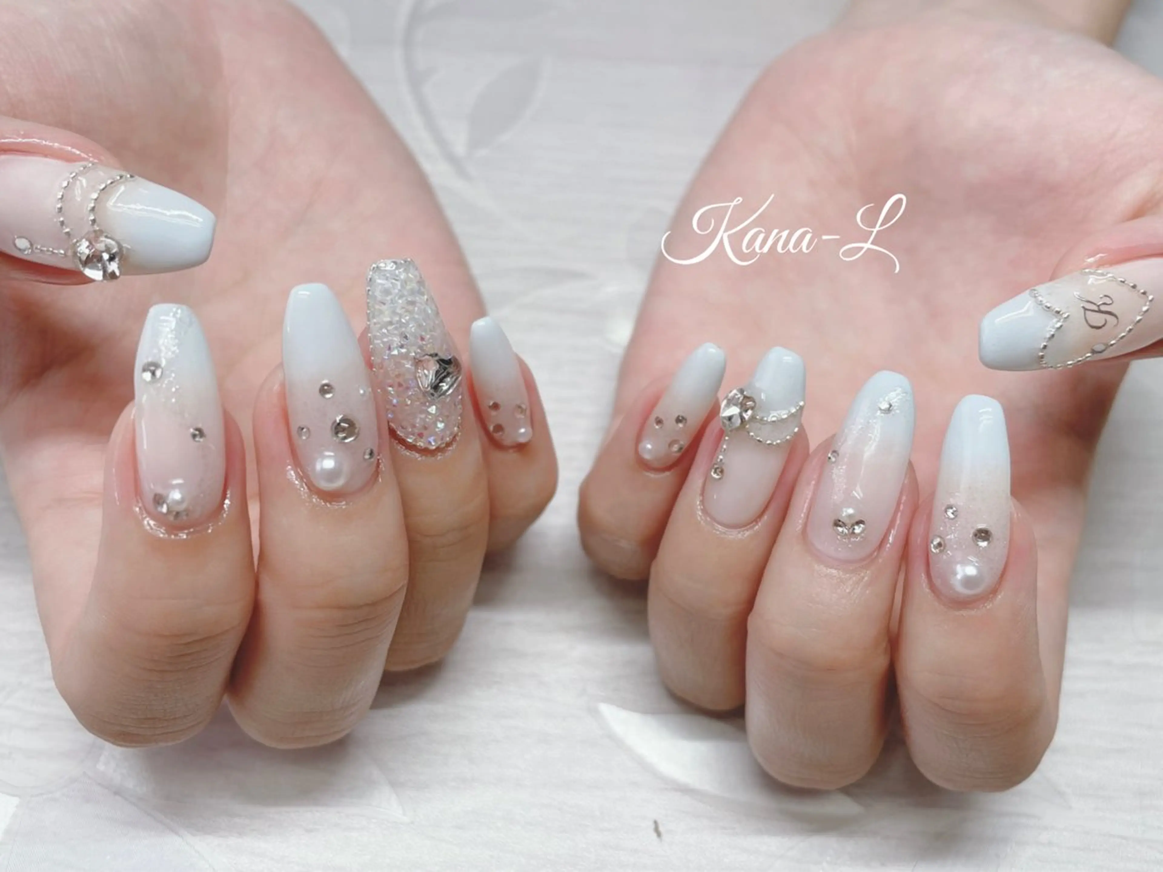 ネイル ジェルネイル グラデーション 韓国ネイル パラジェル ワンホンネイル 芦辺 香奈のネイルデザイン