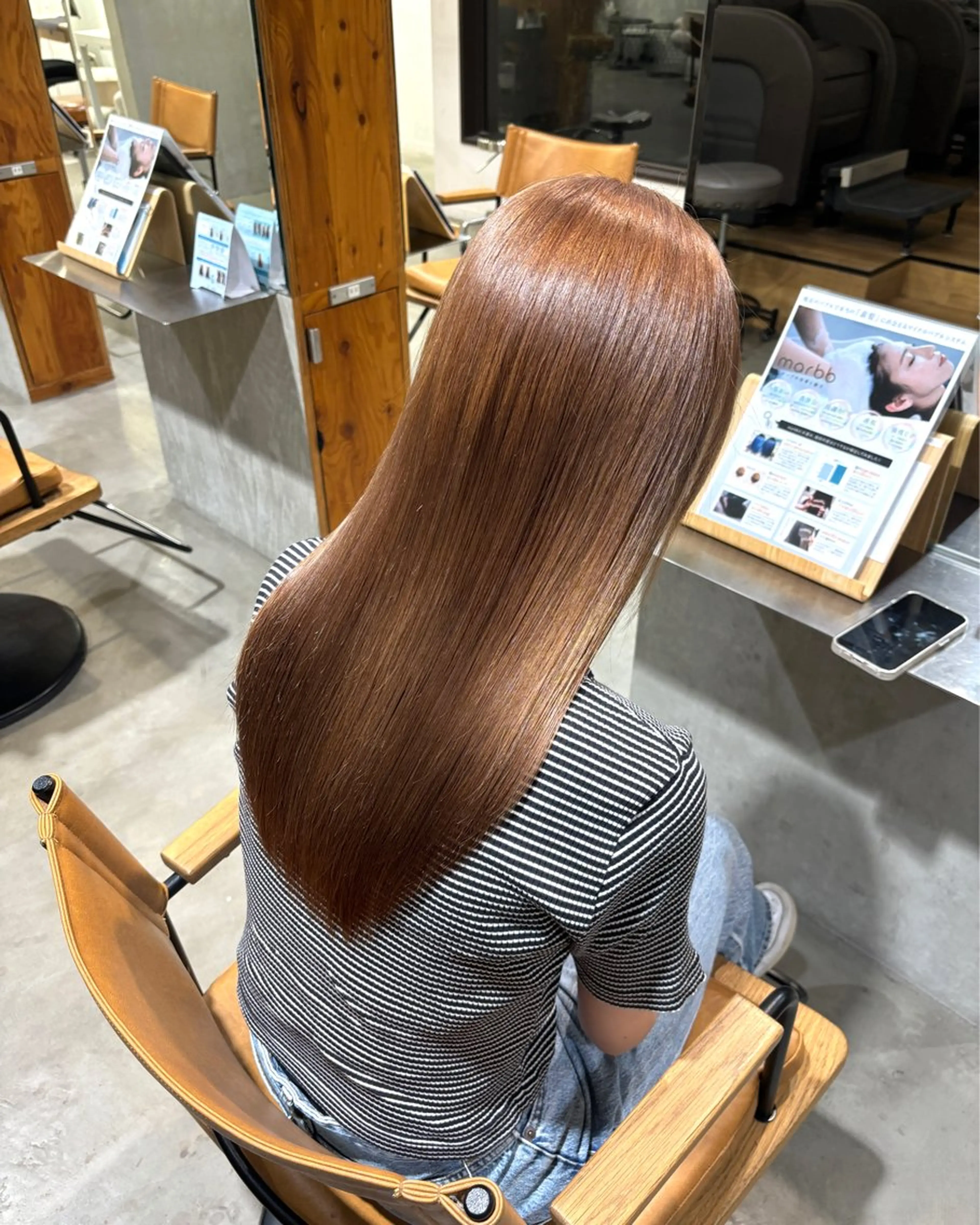 ロング カラー ベージュカラー ブリーチ 小木曽 里華のヘアスタイル