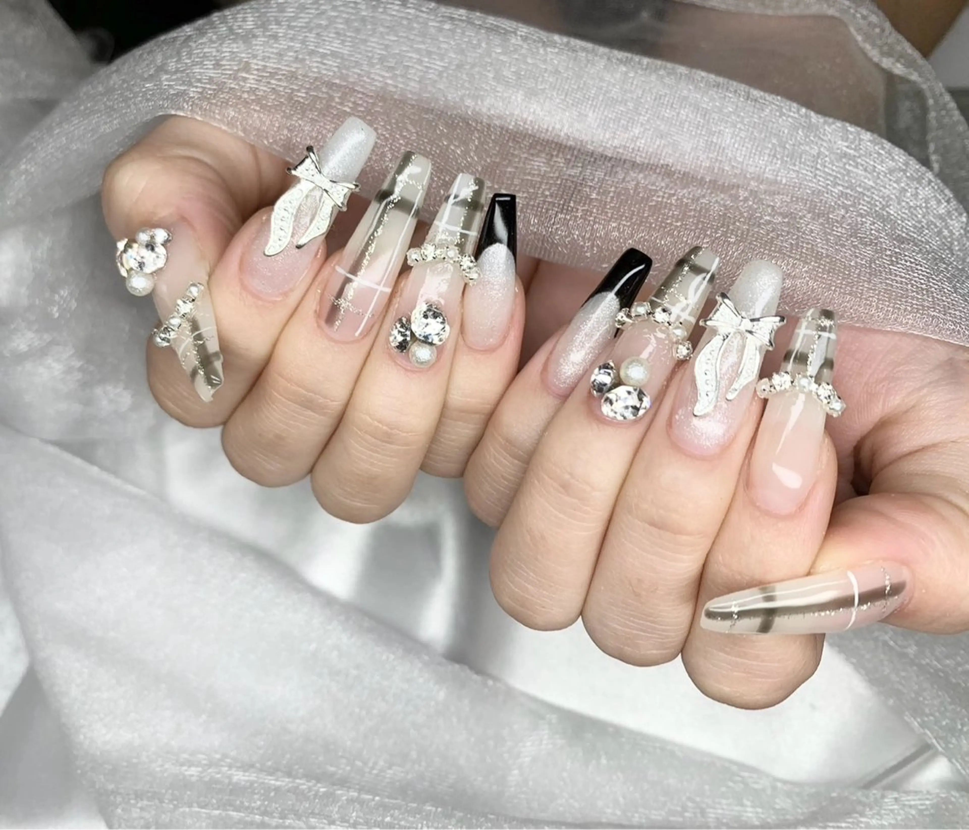 ネイル ハンドネイル Roi〈ロワ〉 Minakoのネイルデザイン