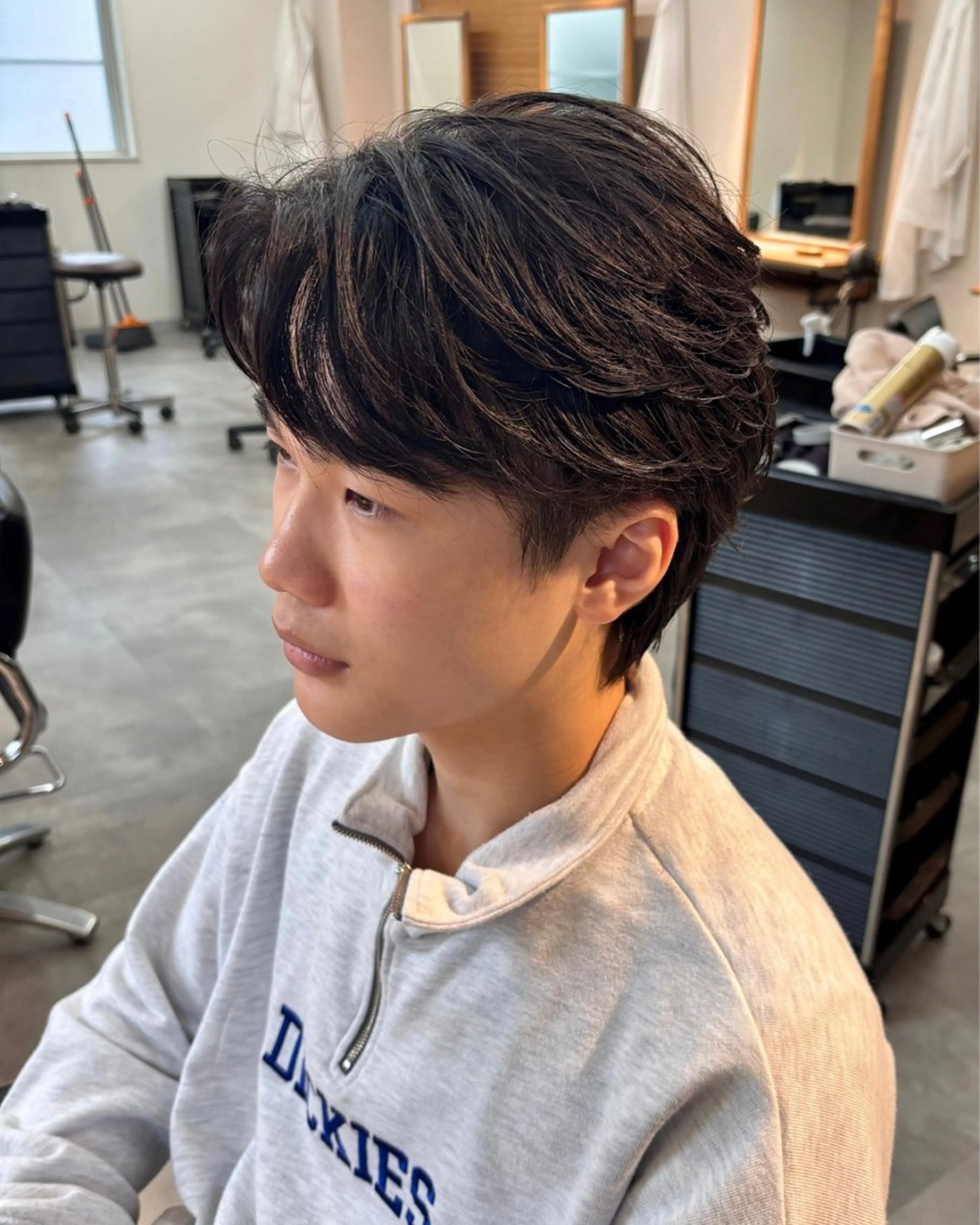 パーマ メンズ センターパート フェザーパーマ メンズパーマ カット パーマ トリートメント 男の理想を叶える🔥 メンズパーマ特化｜関のヘアスタイル