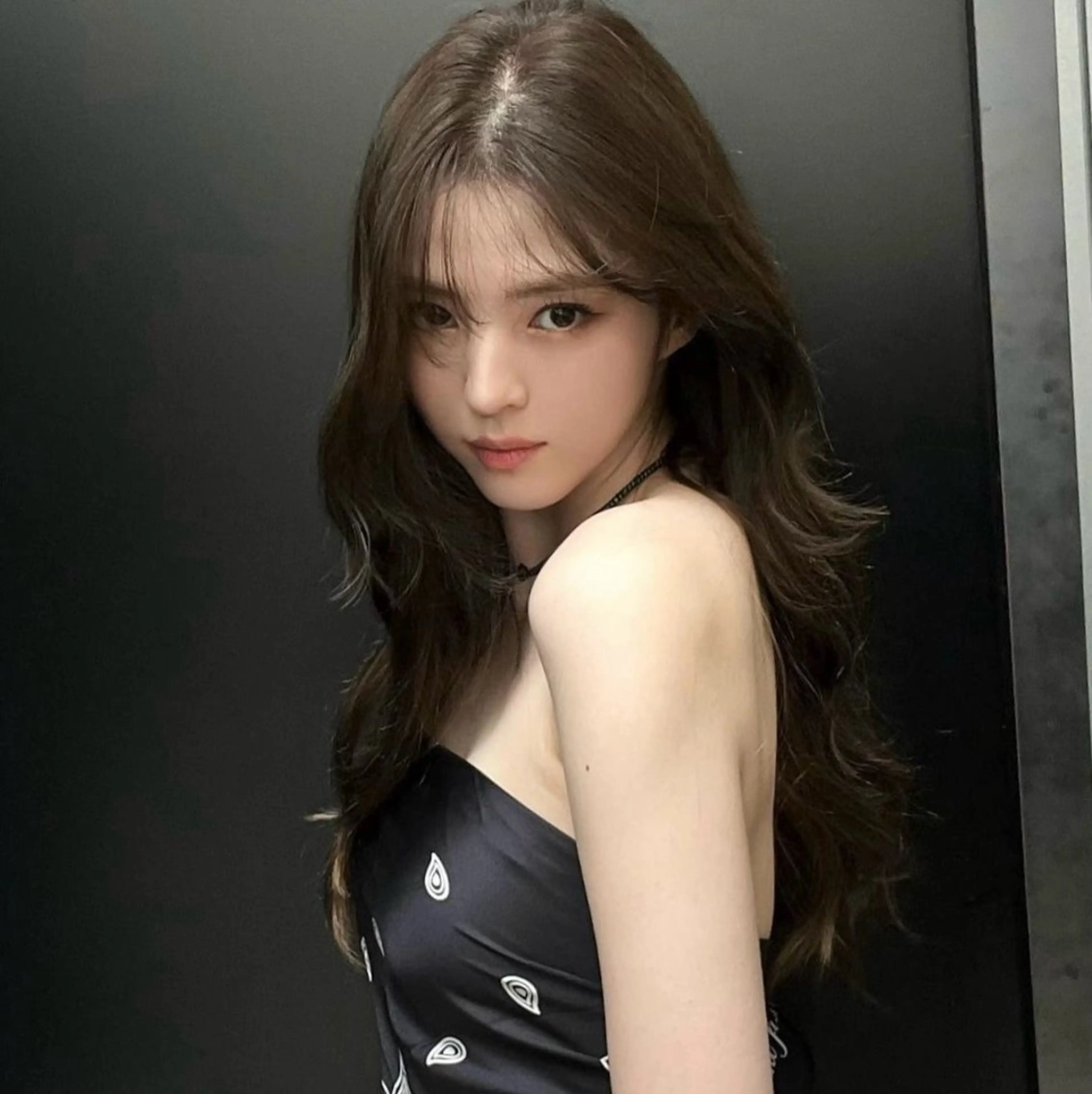 ロング カラー ブリーチ ケアブリーチ 透明感カラー ハイトーンカラー 顔まわりレイヤー nonoka オリーブ/グレージュのヘアスタイル