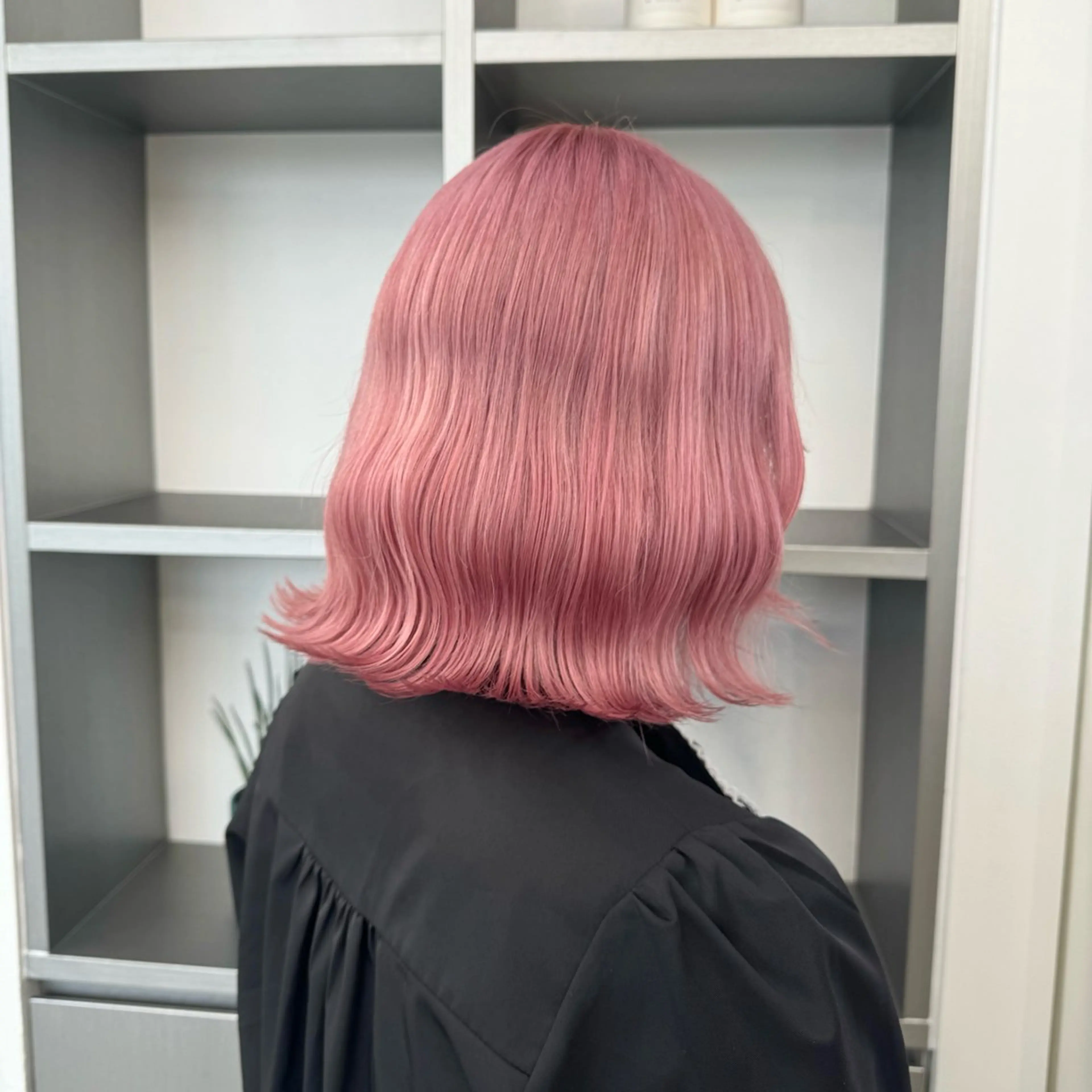 セミロング カラー ブリーチ ダブルカラー ハイトーンカラー ピンクカラー 🌼動き×透明感🩵 ハイトーン/ナナのヘアスタイル