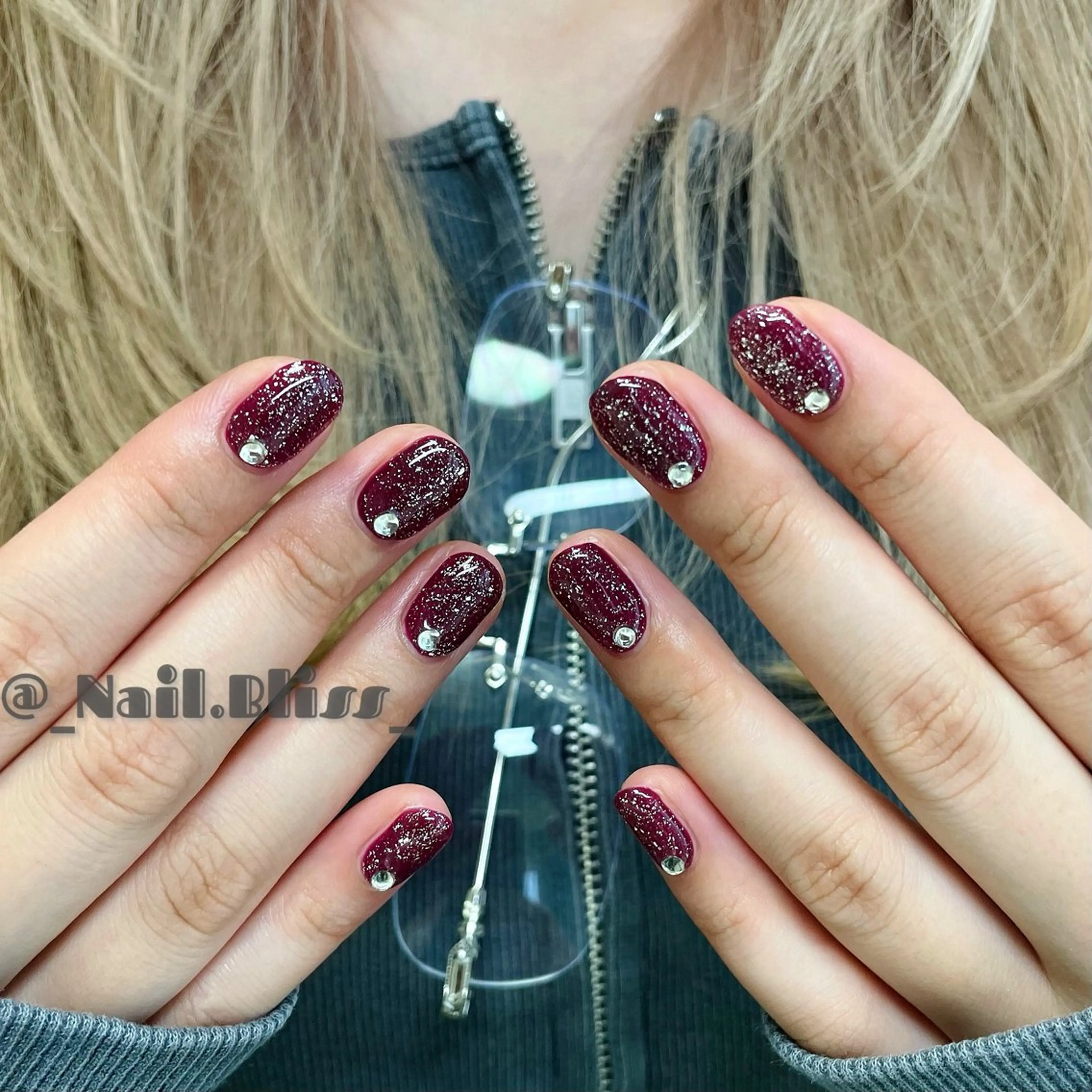 ネイル ボルドー ラメ(グリッター) シンプルネイル ストーンネイル ハンドネイル NAIL BLISSのネイルデザイン