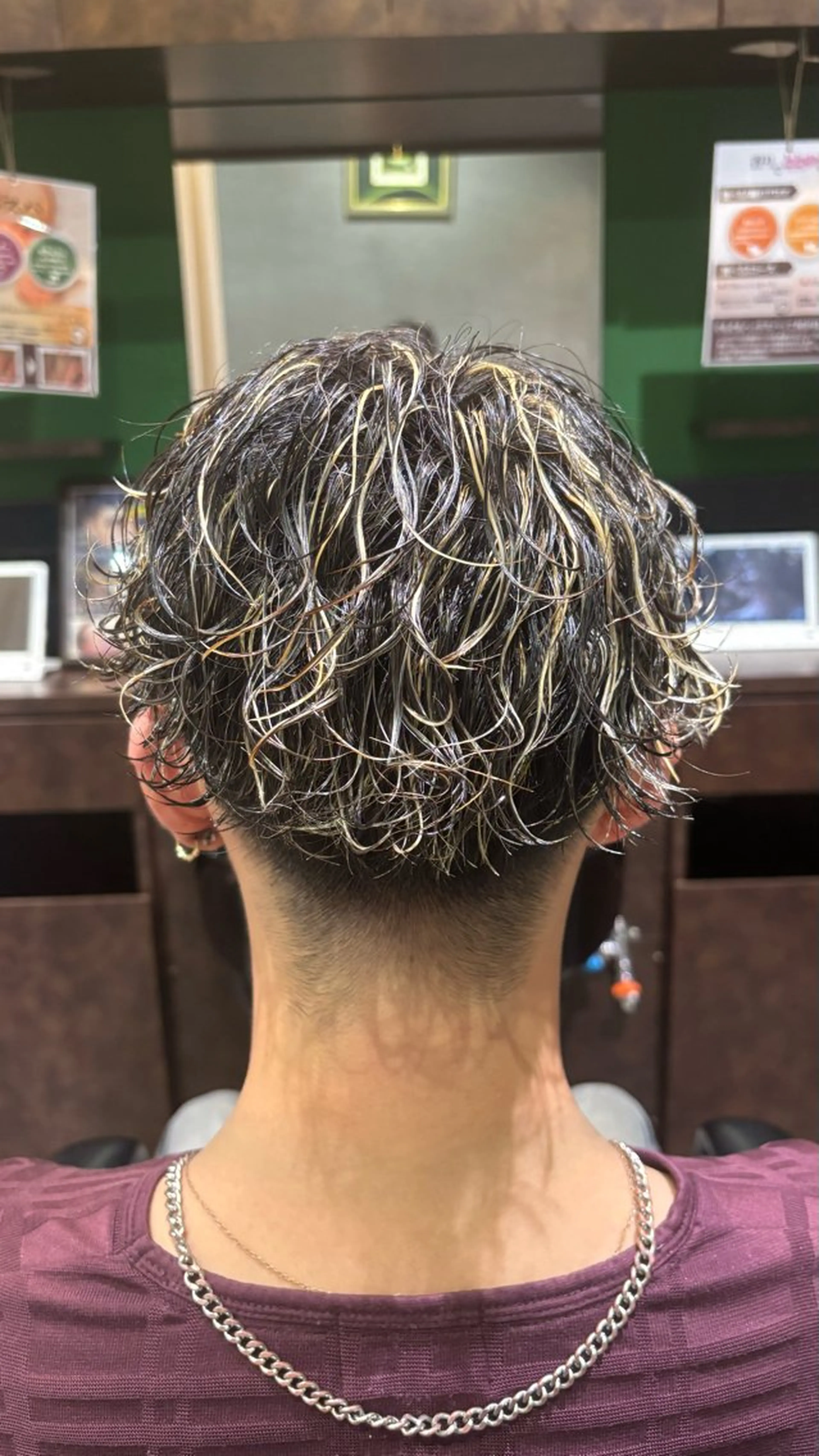 ショート カラー パーマ メンズ カット パーマ 鼎一真ハイトーン/ パーマ/何でも屋さんのヘアスタイル