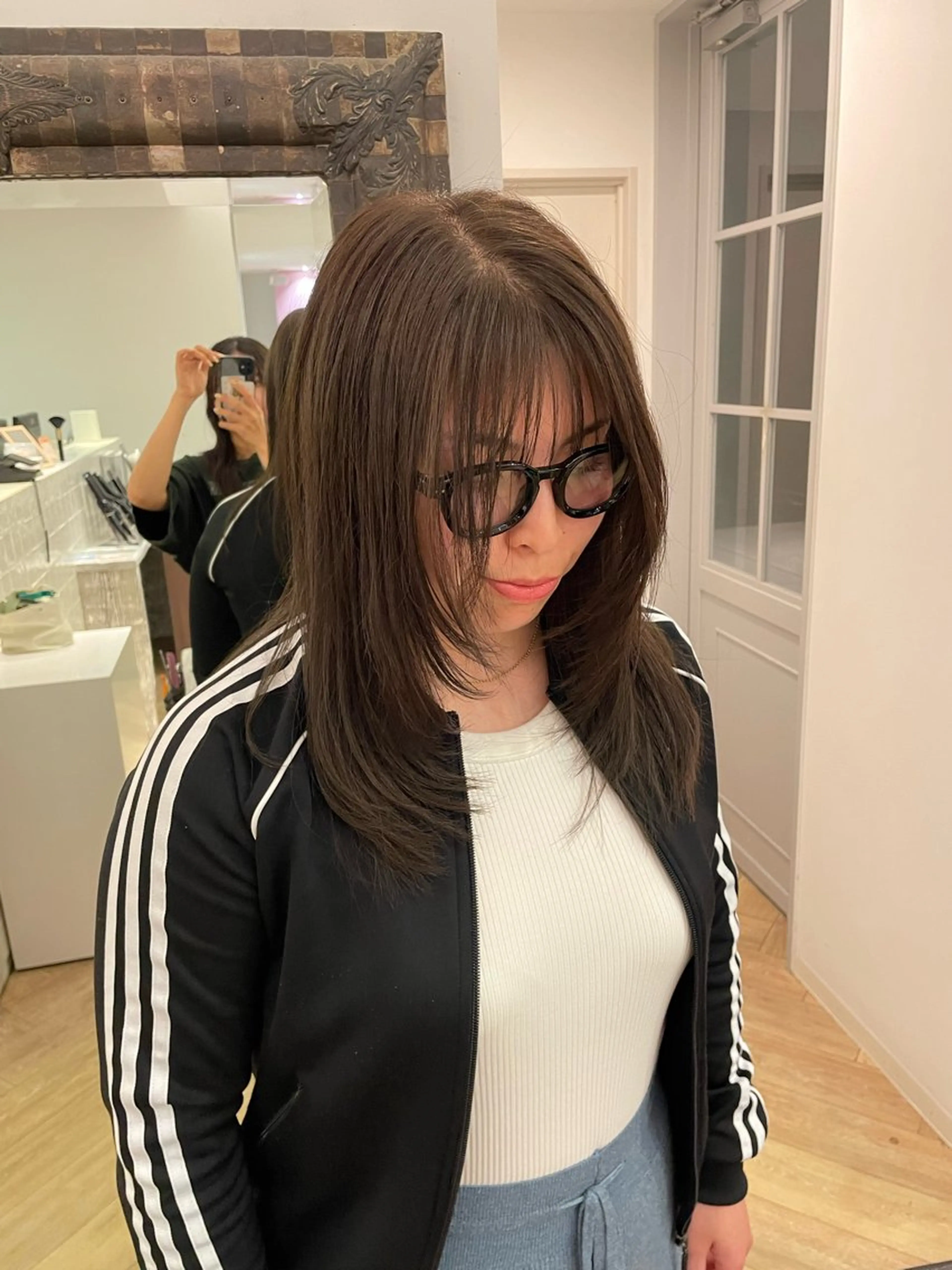 セミロング 安田 朱由のヘアスタイル