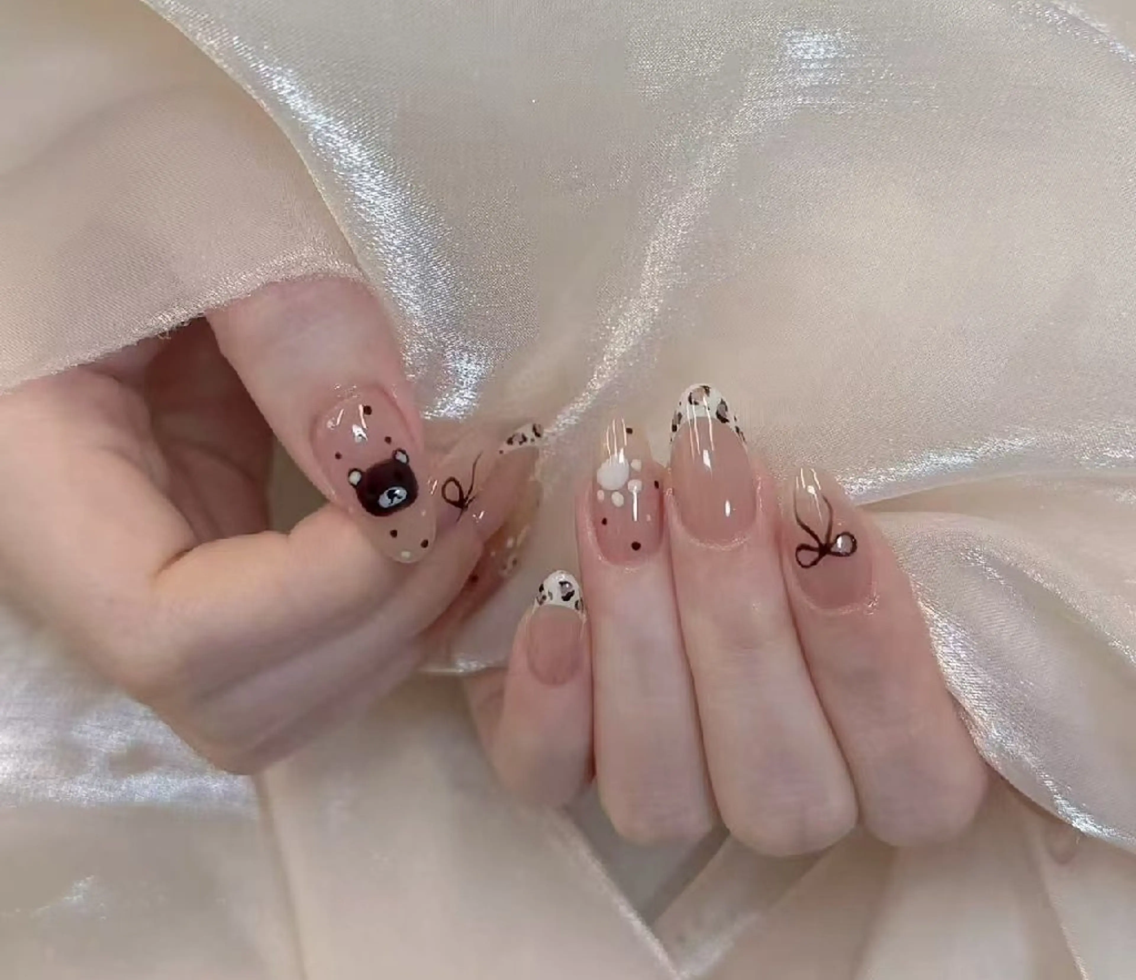 ネイル フラワーネイル フレンチネイル ジェルネイル ガラスフレンチ ハート ハンドネイル Oomiya 服部のネイルデザイン