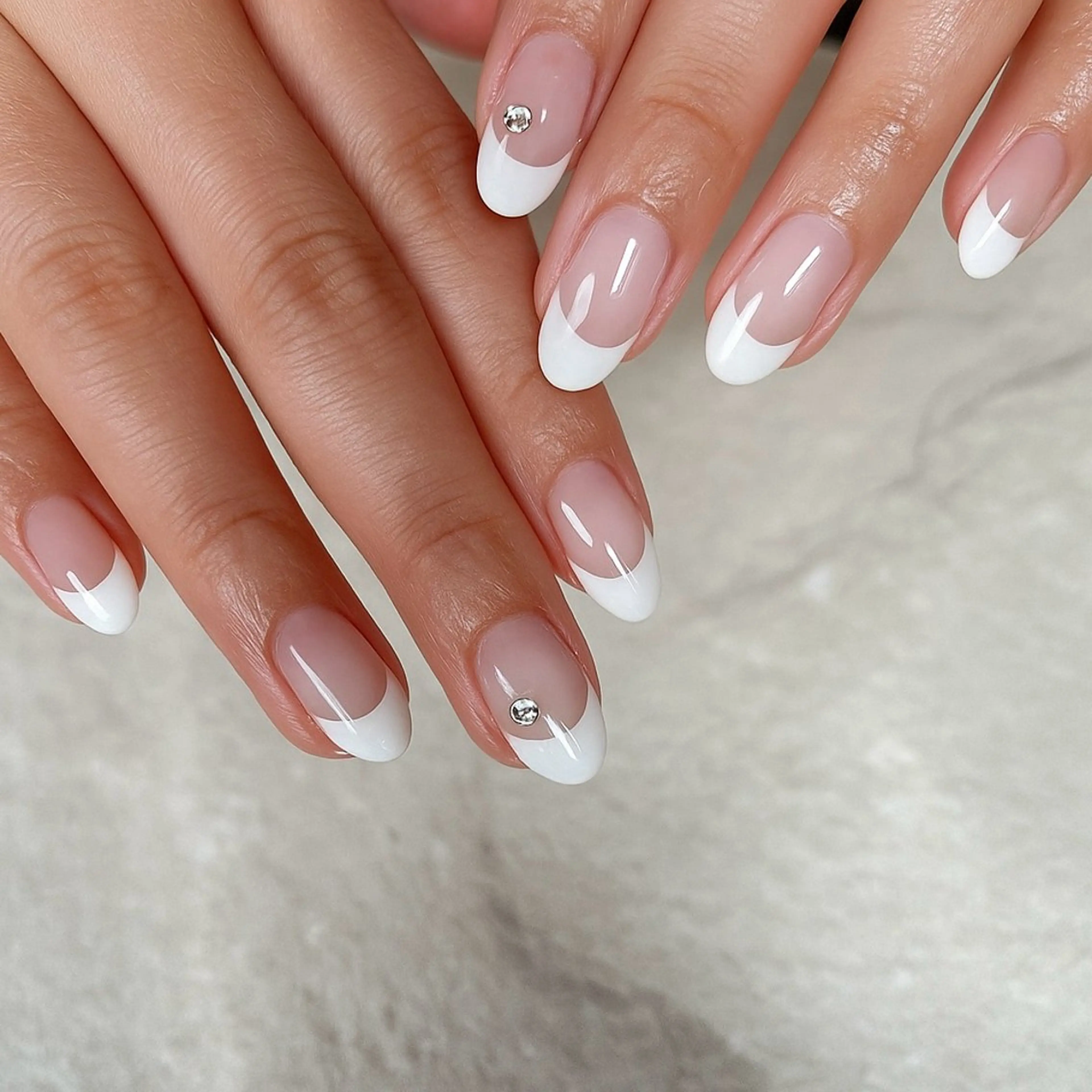 【ハンド】フレンチ💃色変更可能！の写真