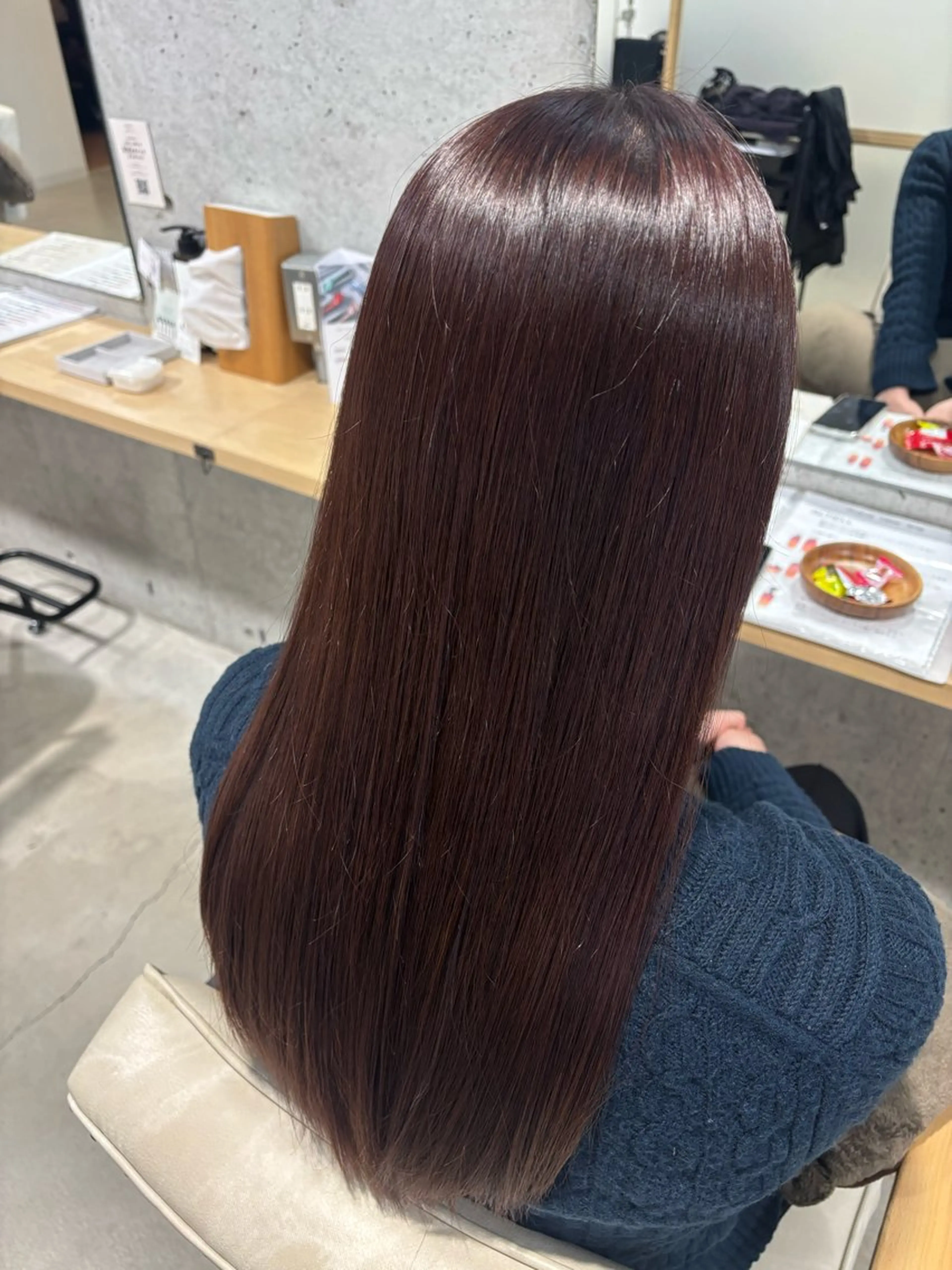 ロング ヘアカラー 安永識央里/大曽根/ カラーモデルのヘアスタイル