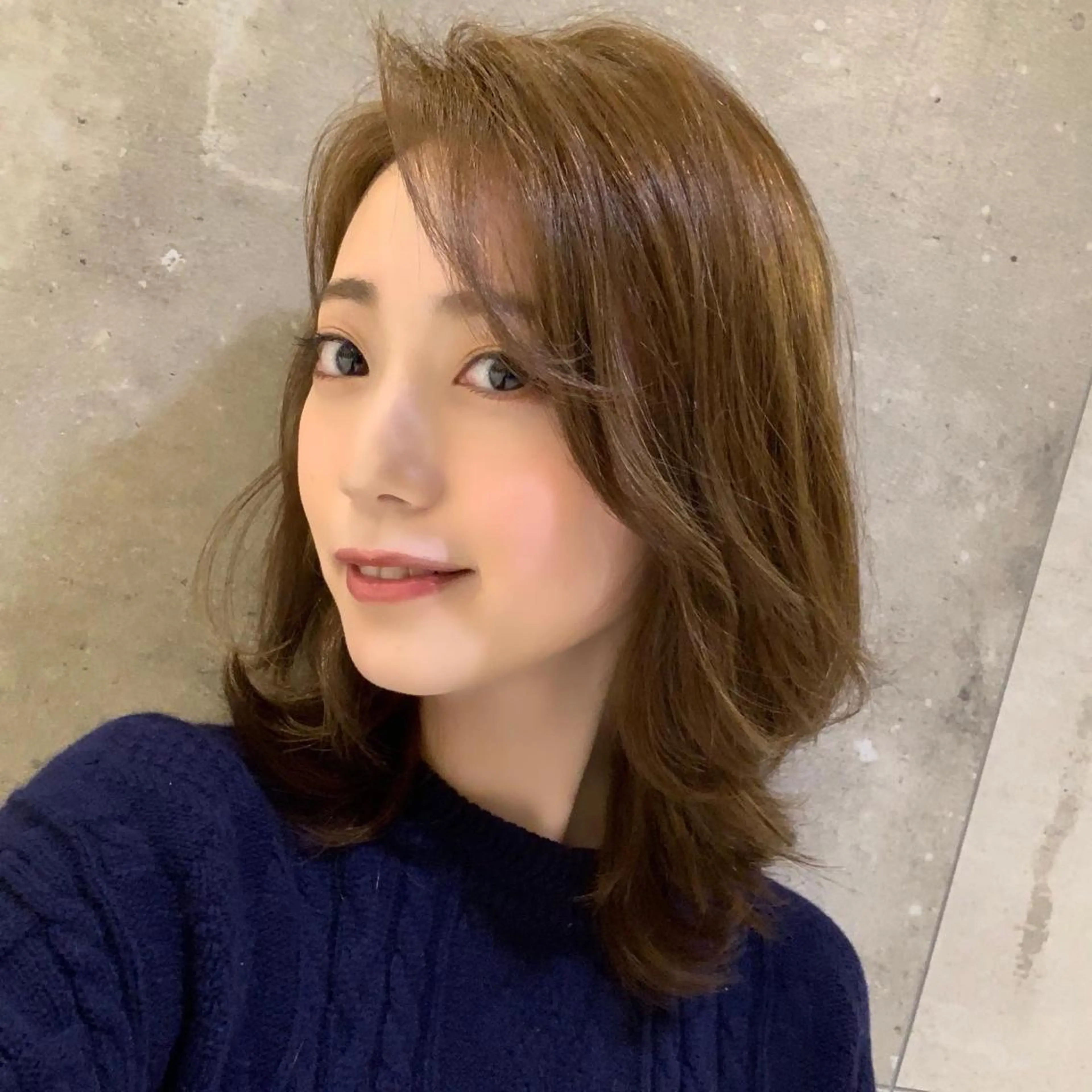 ミディアム カラー 黒髪 ブルーカラー ブルーブラック インナーカラー くせ毛 カット トリートメント 武田涼レイヤーカット 髪質改善×縮毛矯正のヘアスタイル