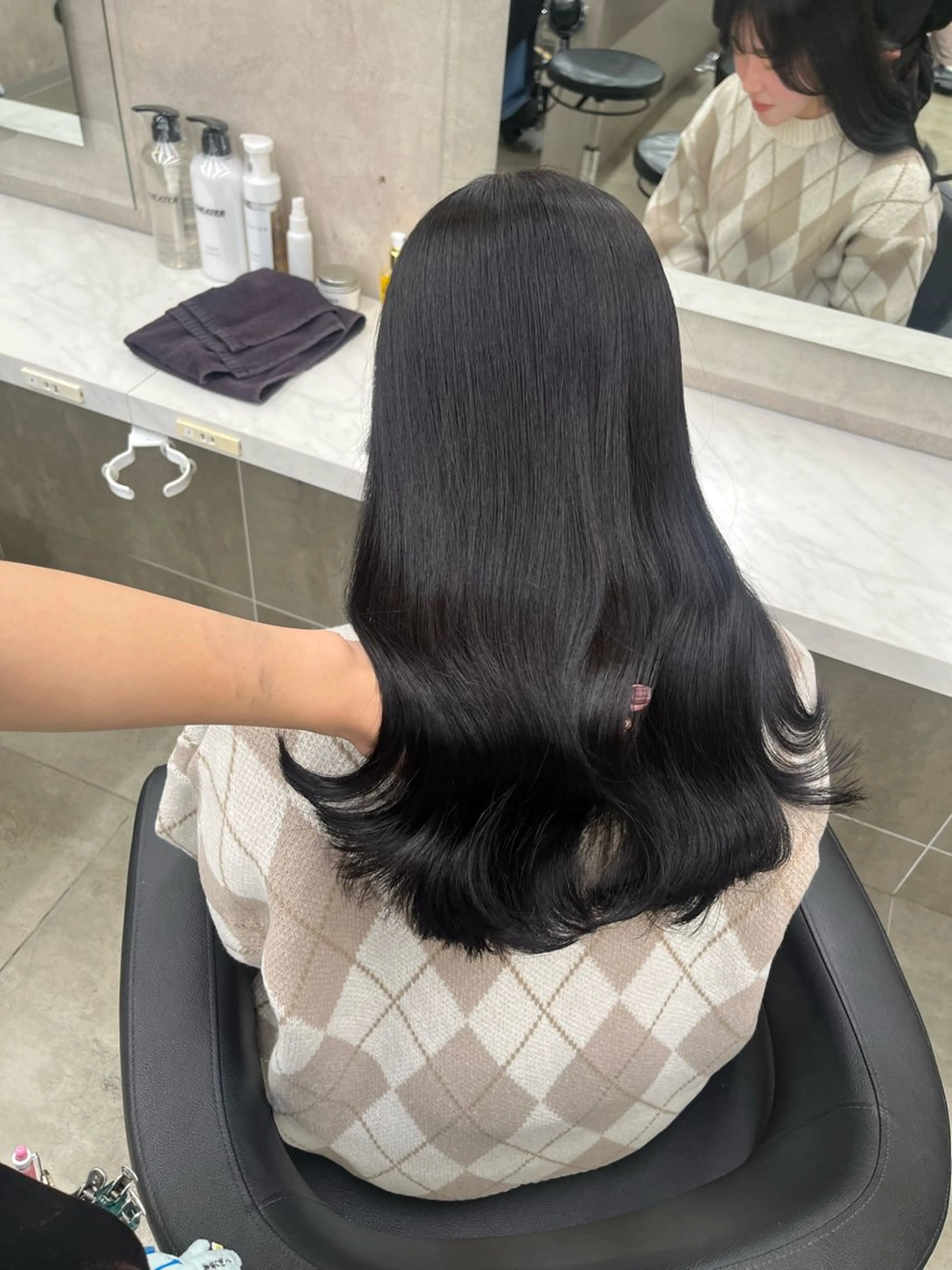 ミディアム 寒色＆ブリーチ特化 寒色MiOのヘアスタイル