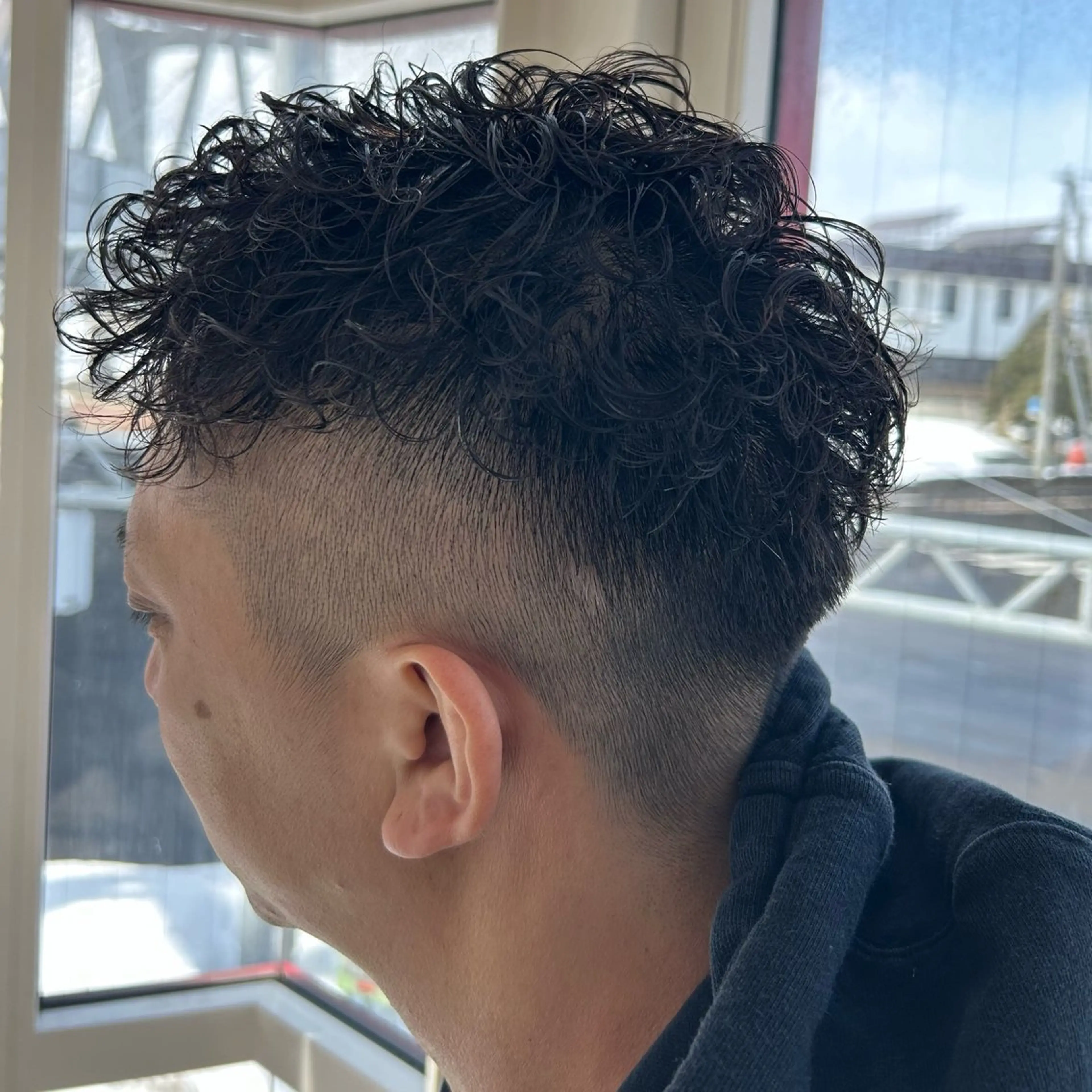 カラー パーマ メンズ フェザーパーマ メンズパーマ 波巻きパーマ カット パーマ トリートメント yori所属・メンズパーマ/メンズ カット/たばたよしきのヘアスタイル