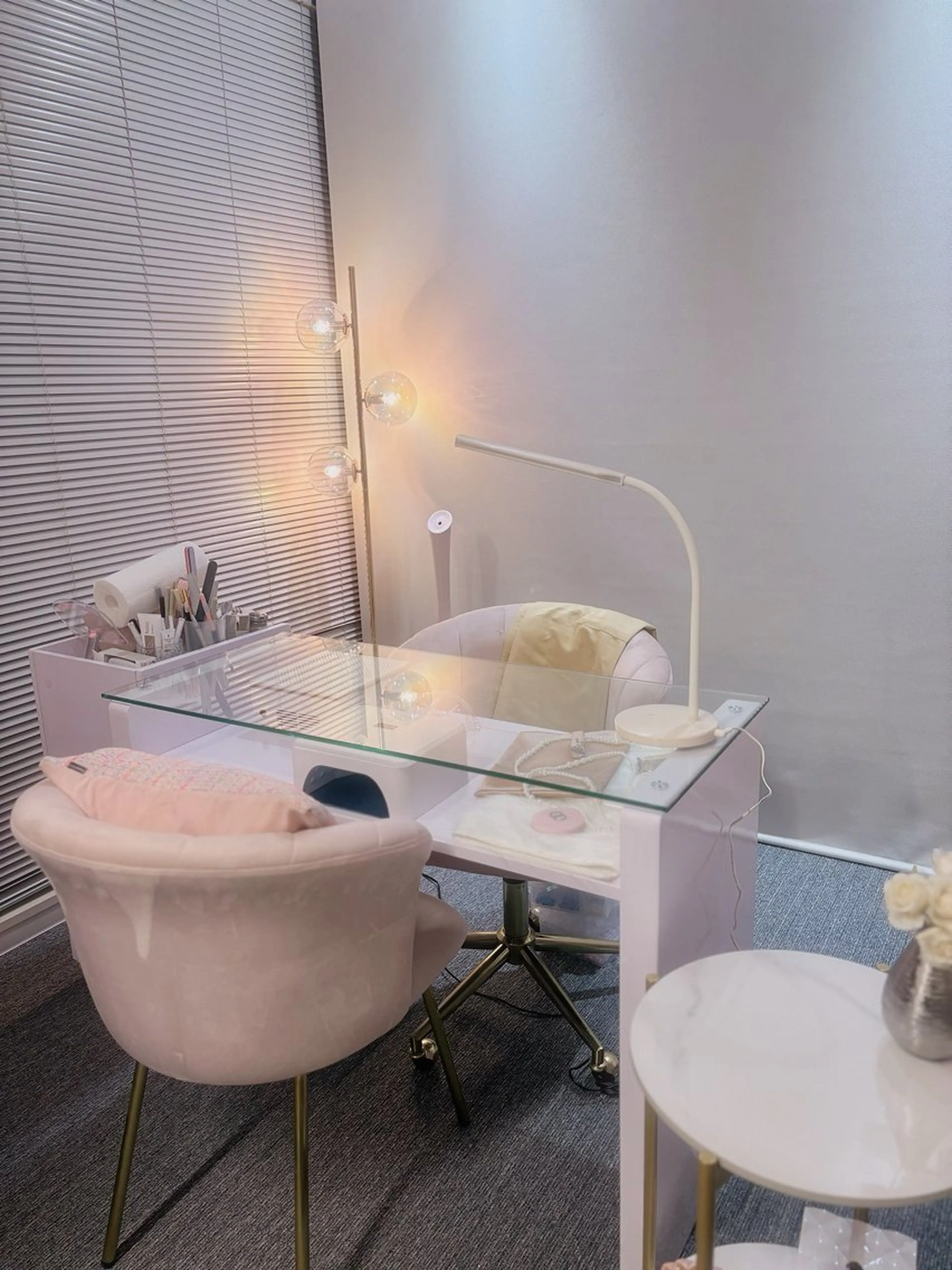 ハンドネイル La chouchou所属・透明感/フィルイン/ 亀戸5分ラシュシュのネイルデザイン