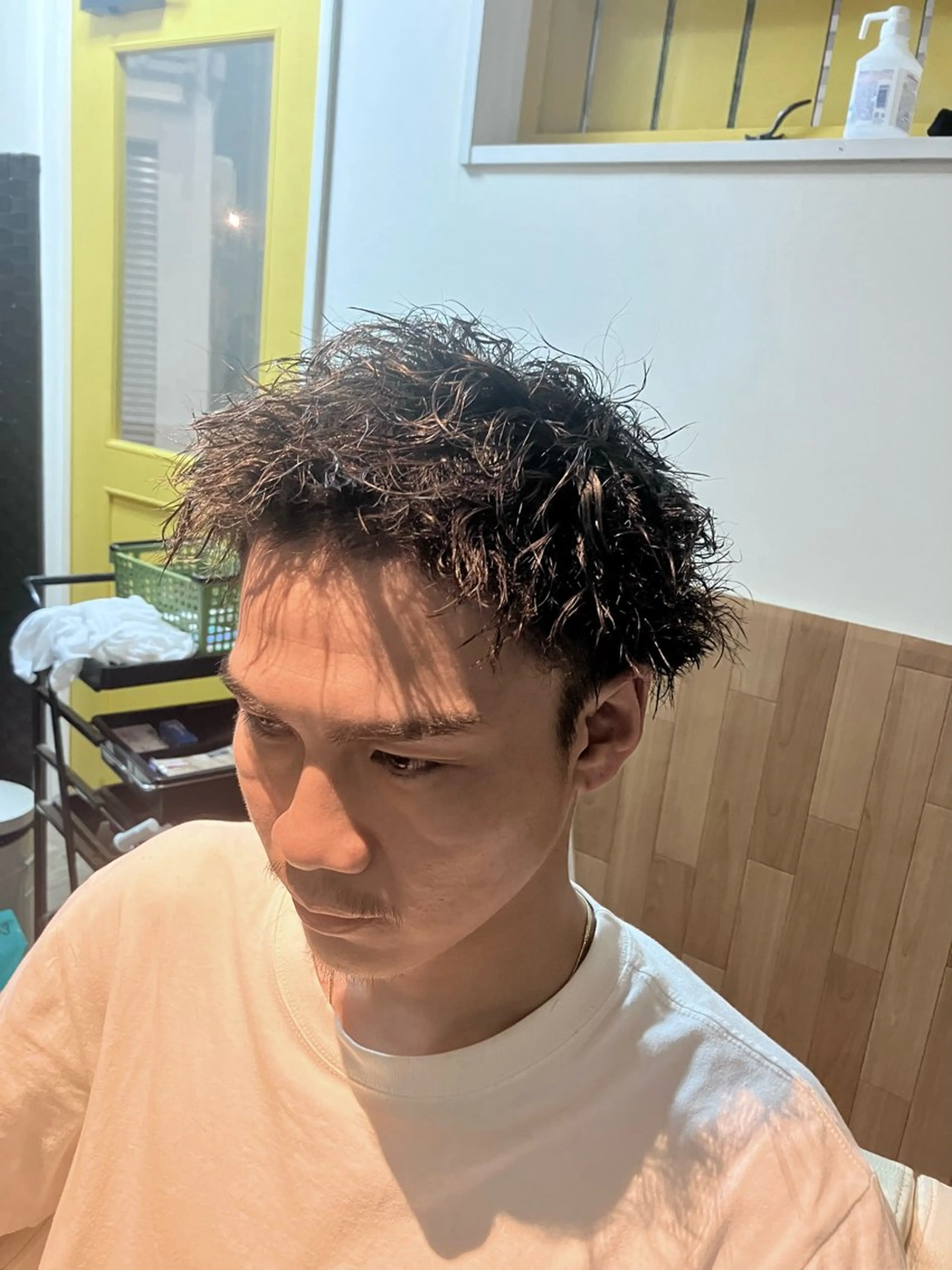 ショート メンズ HAIR BASE ZAWAWA所属・レイヤー/ブリーチ｜ 特殊パーマ/赤澤のヘアスタイル