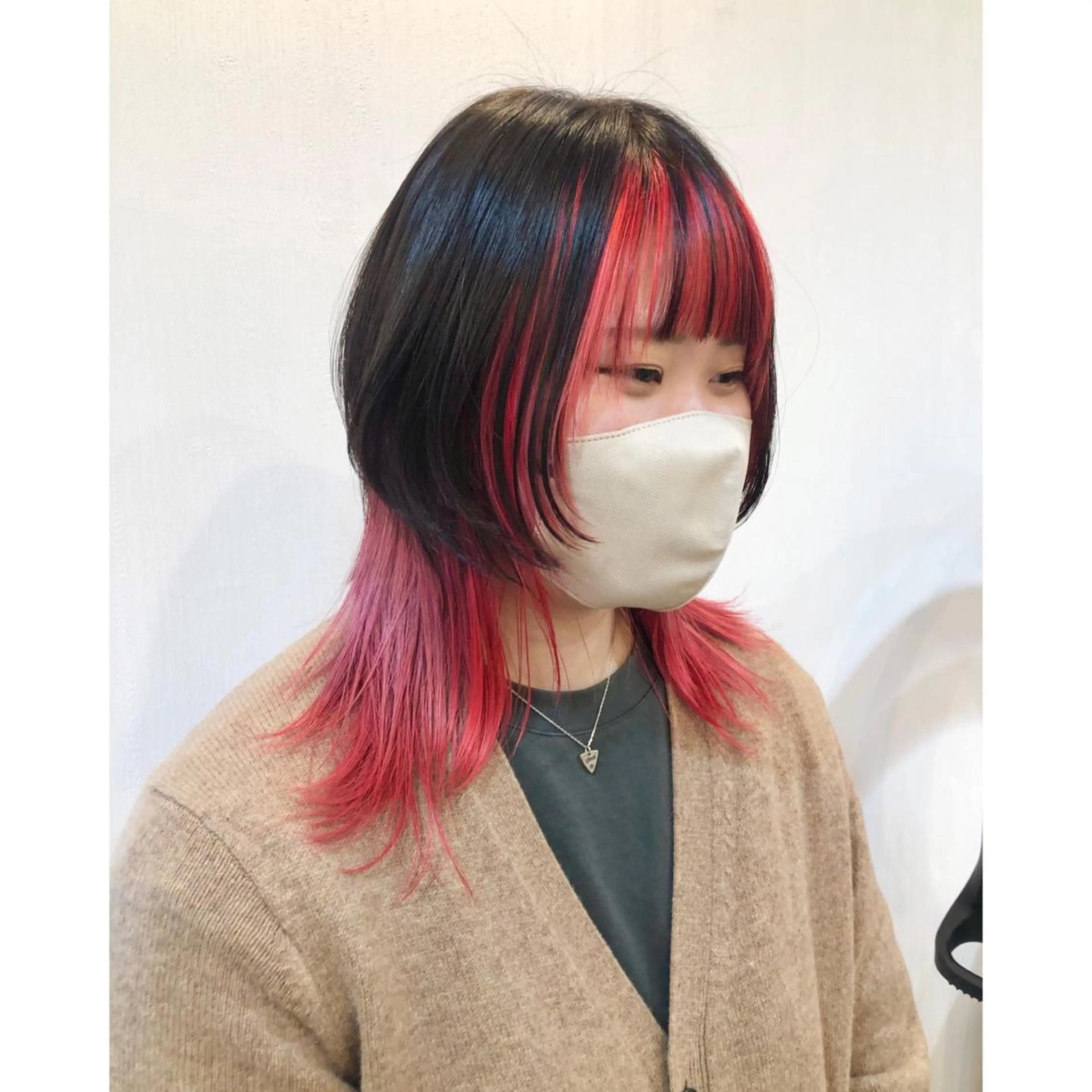 ミディアム カラー ミストバング ブリーチ ケアブリーチ  フェイスフレーミング ハイトーンカラー 推しカラー✨ オタク美容師ユウカのヘアスタイル