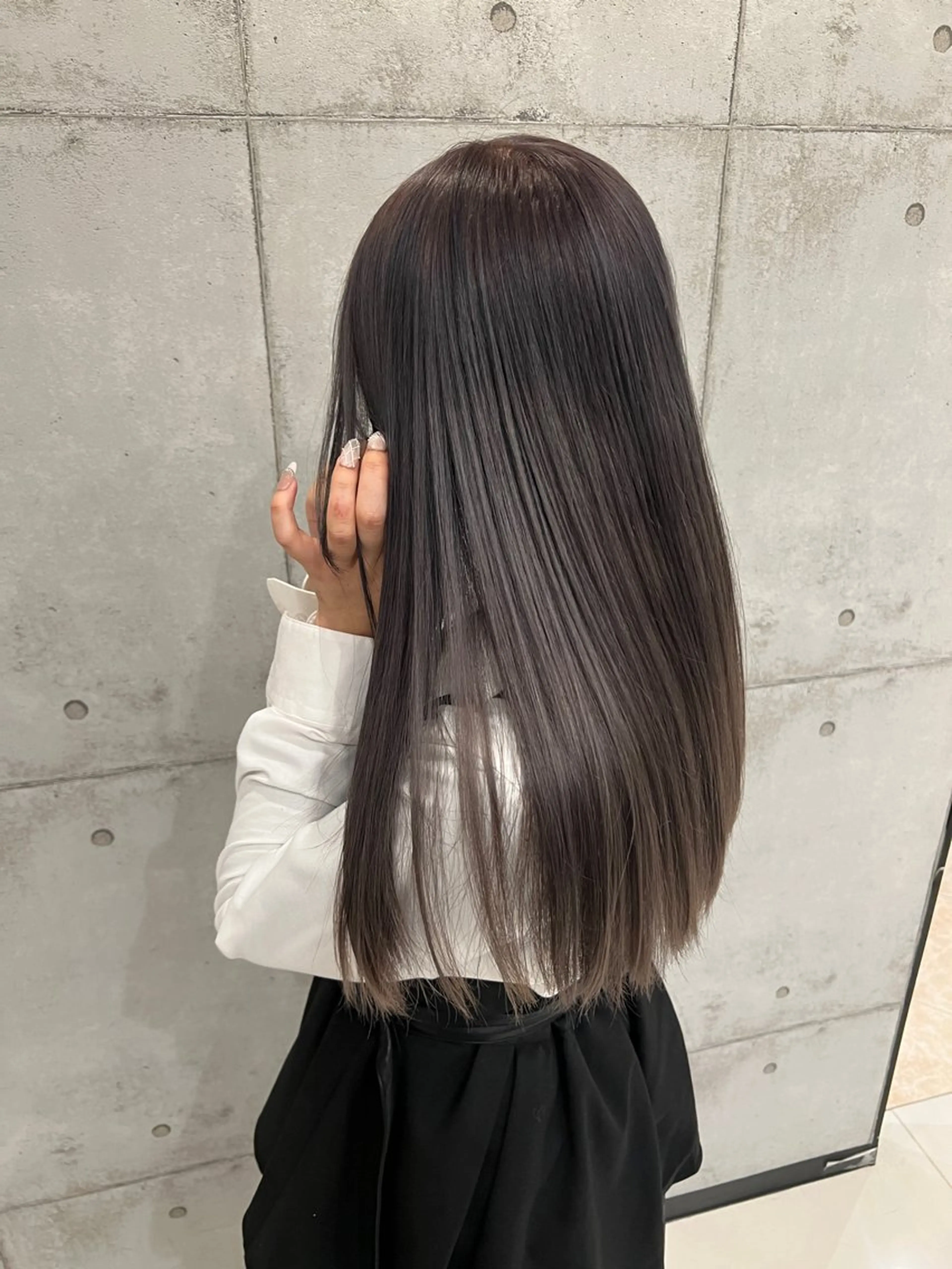 セミロング 大野 智亜里のヘアスタイル