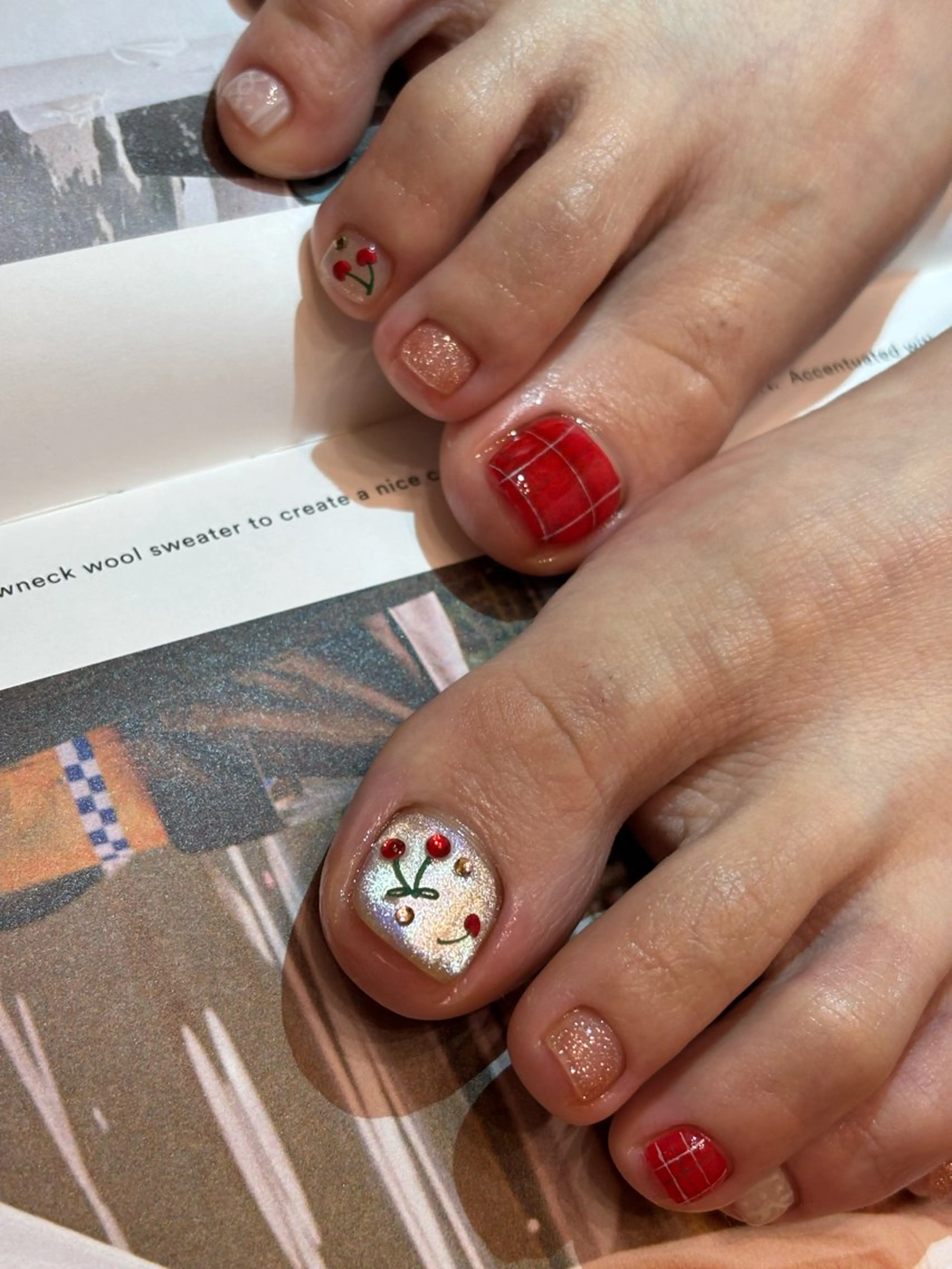 キッズ ネイル フットネイル ジェルネイル マグネットネイル ニュアンスネイル ワンカラーネイル フットネイル illum hicariのネイルデザイン