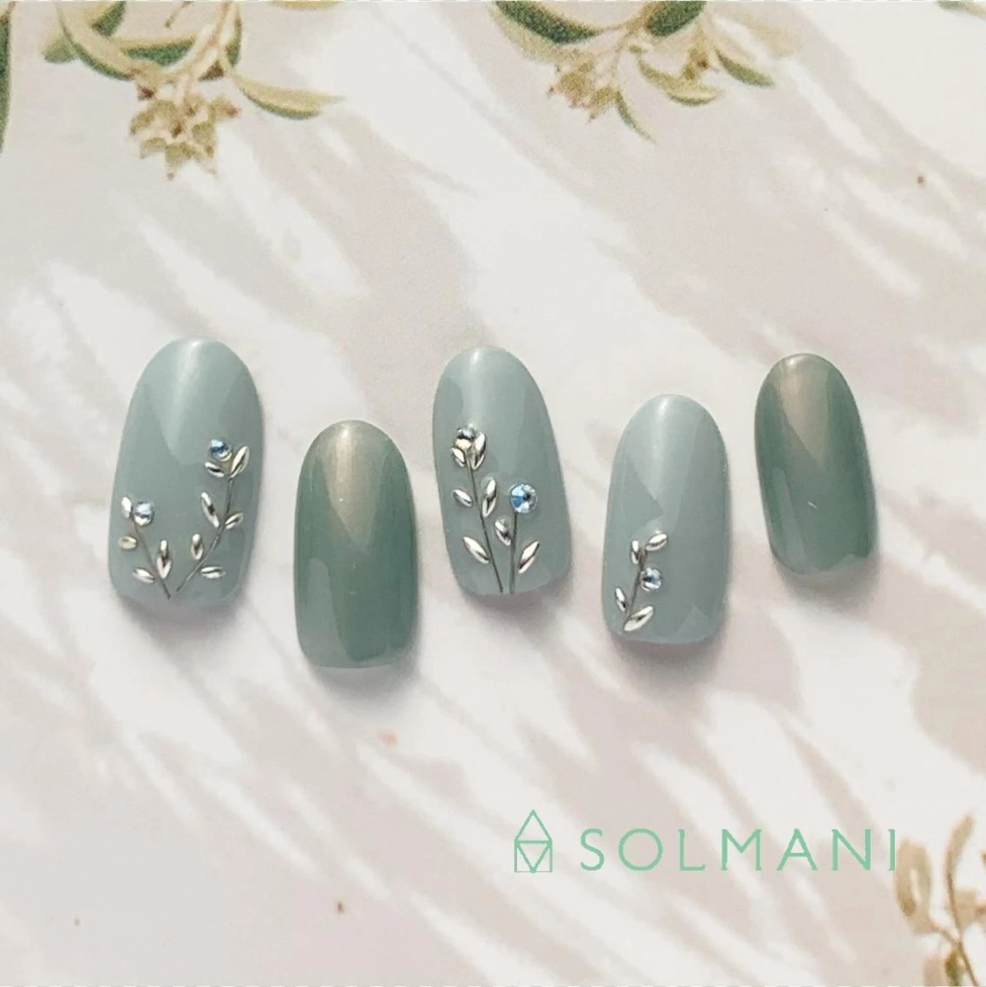 ネイル フラワーネイル SOLMANI 予約担当のネイルデザイン