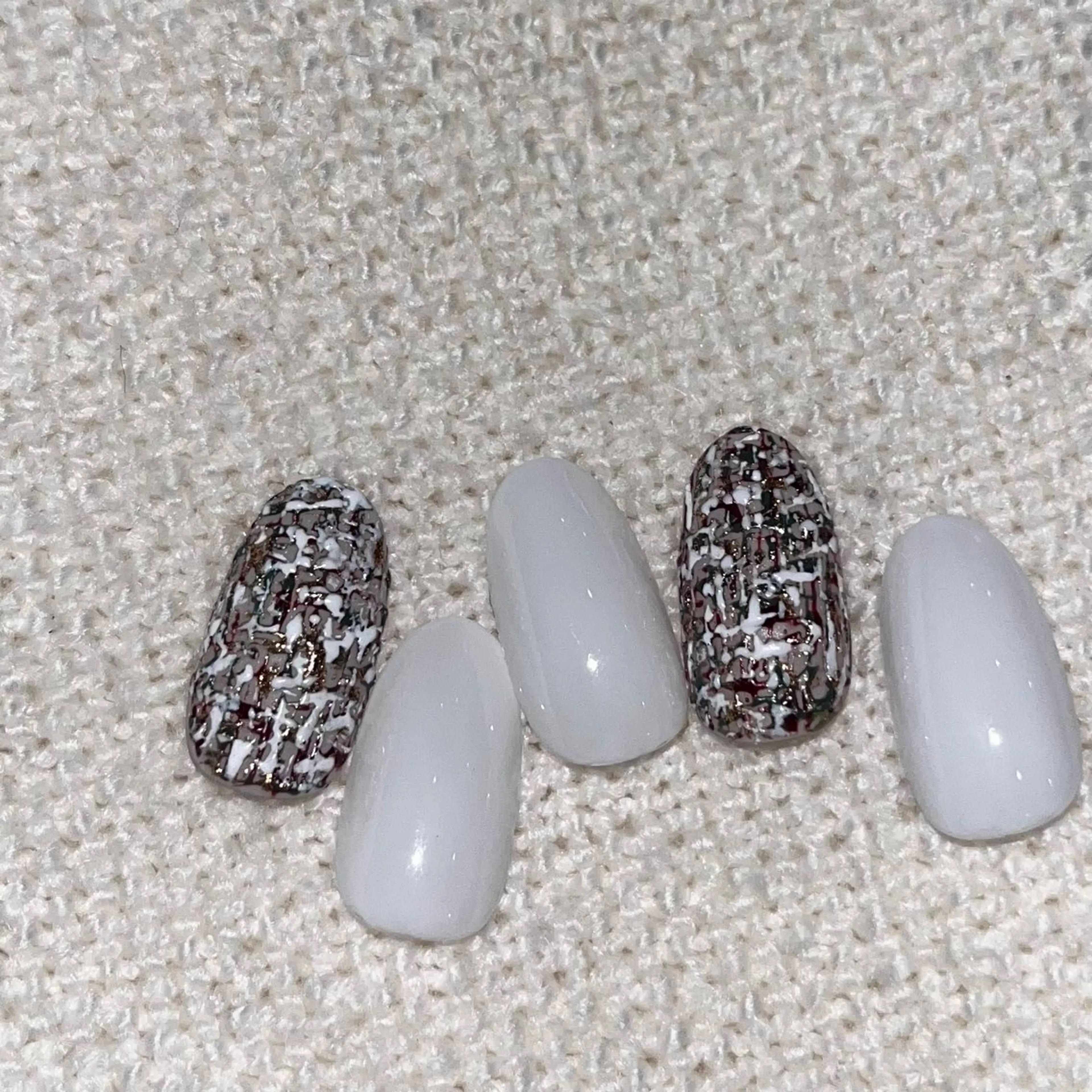 初回オフ無料🆓ワンカラーorラメグラ＋ツイード4指❄️の写真