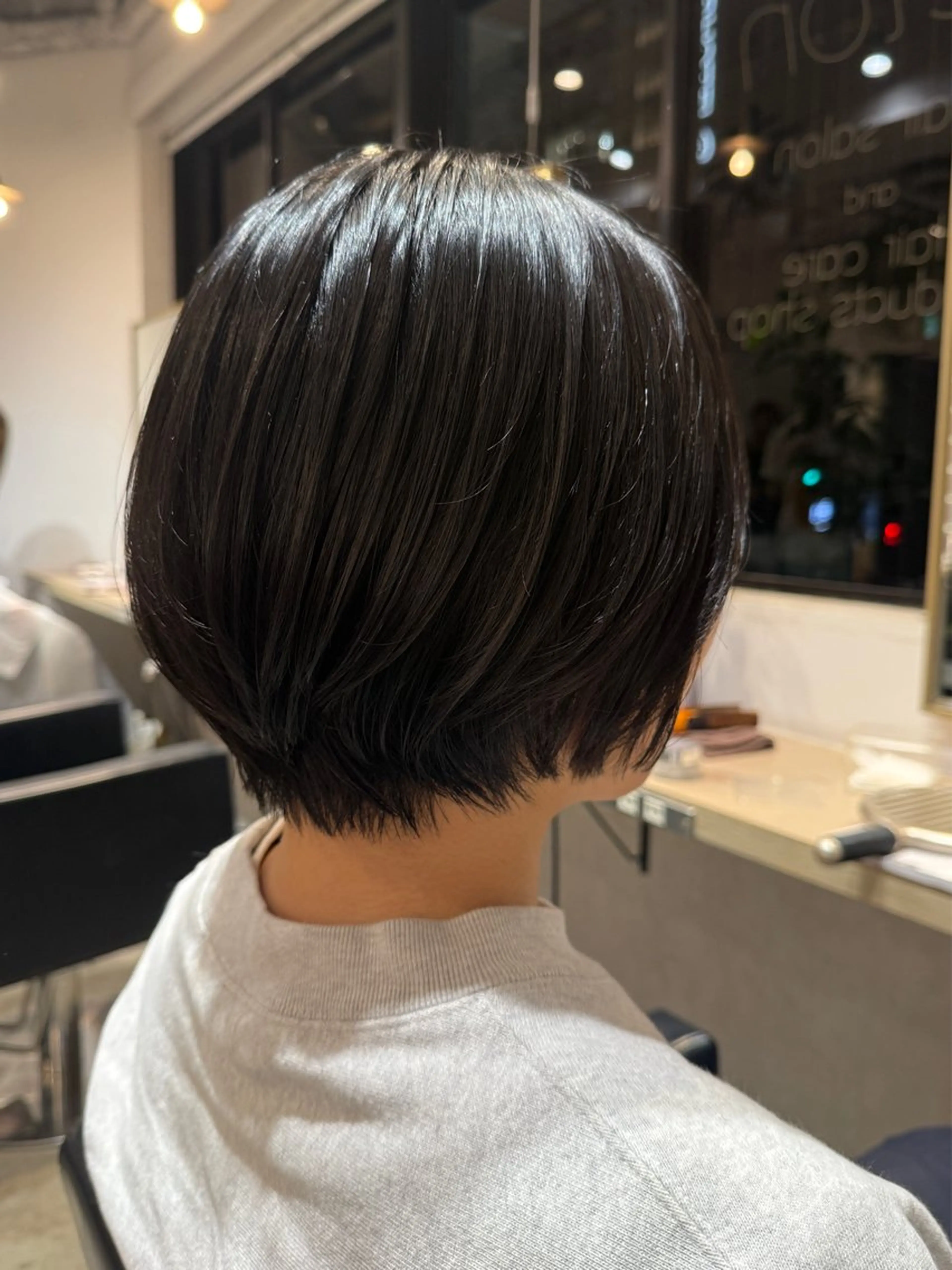 ショート 伊藤 まみのヘアスタイル