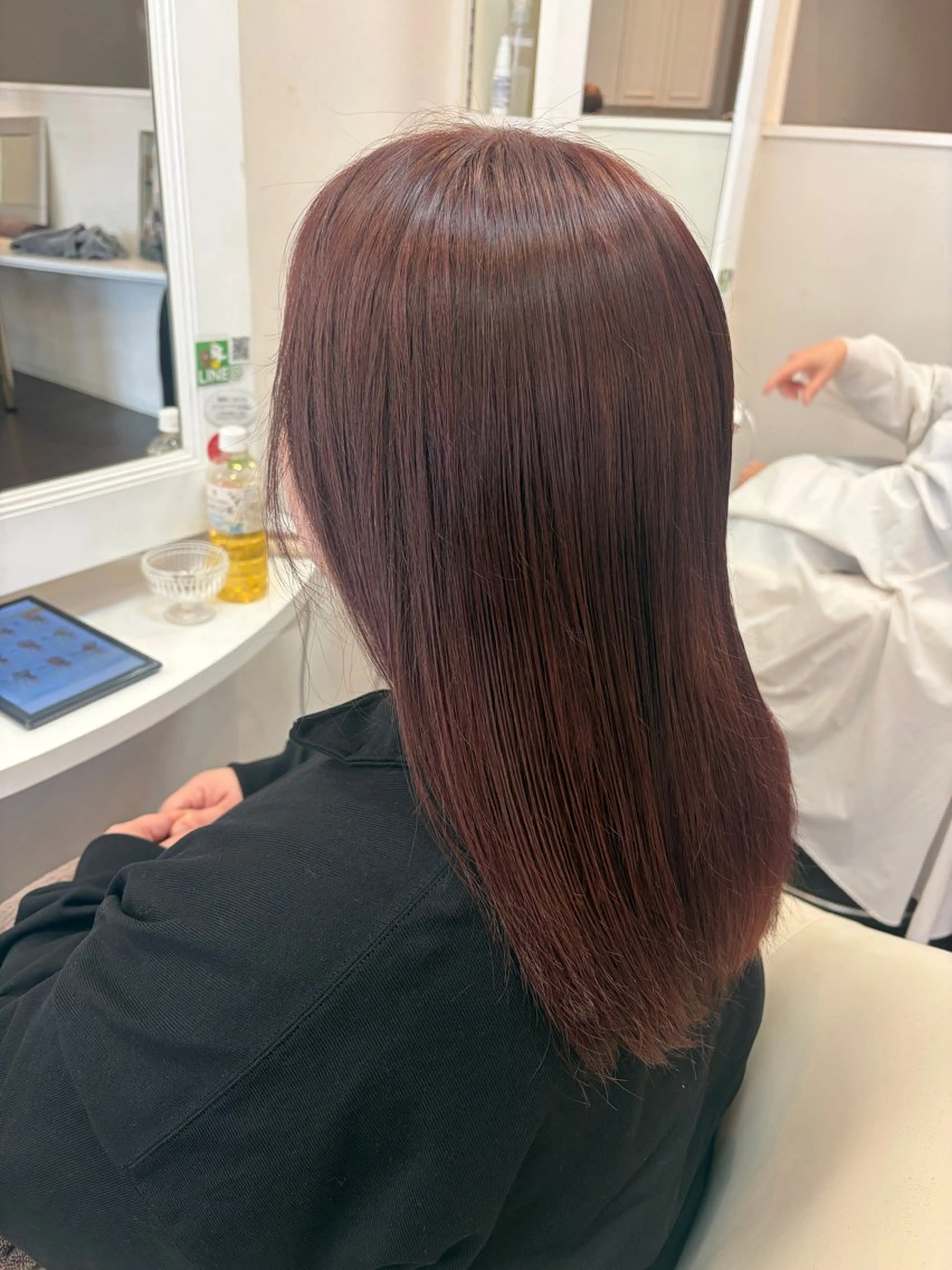 ロング ヘアカラー トリートメント ラヴィールアーム所属・秋山 麗奈のヘアスタイル