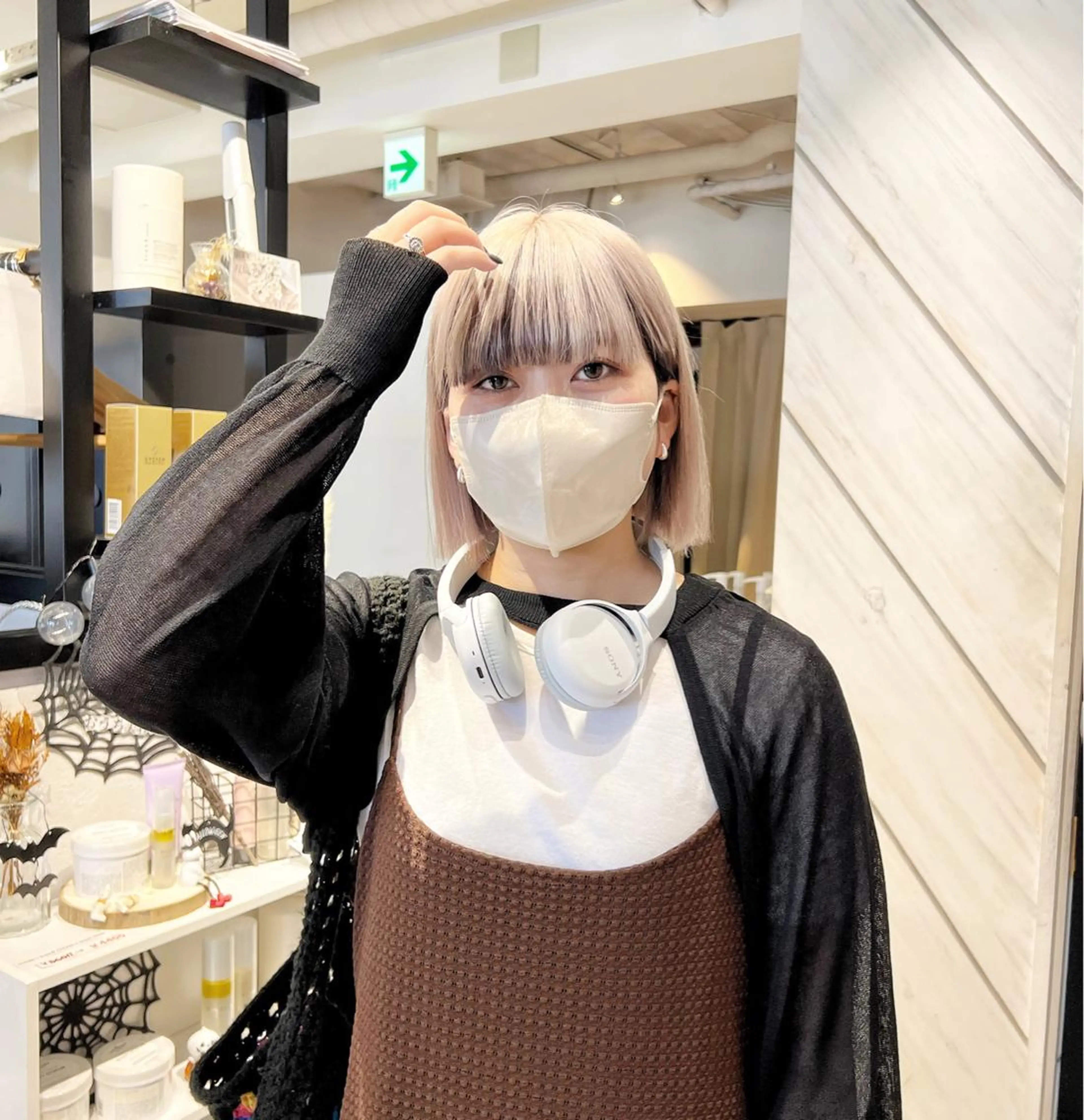 ミディアム デザイン🥇複雑履歴 ハイトーン特化のヘアスタイル