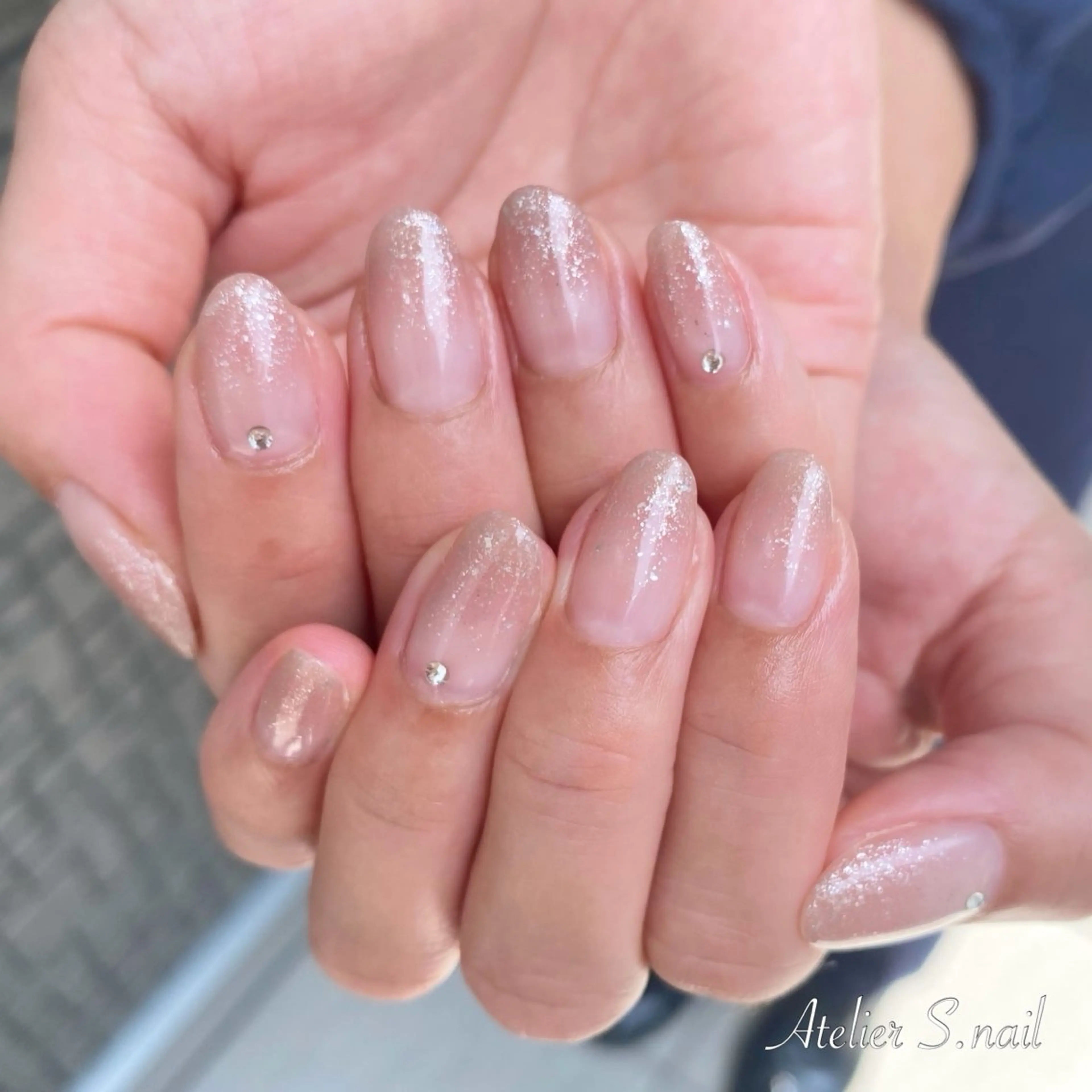 ネイル グラデーション ラメ(グリッター) ストーンネイル Atelier S.nailのネイルデザイン