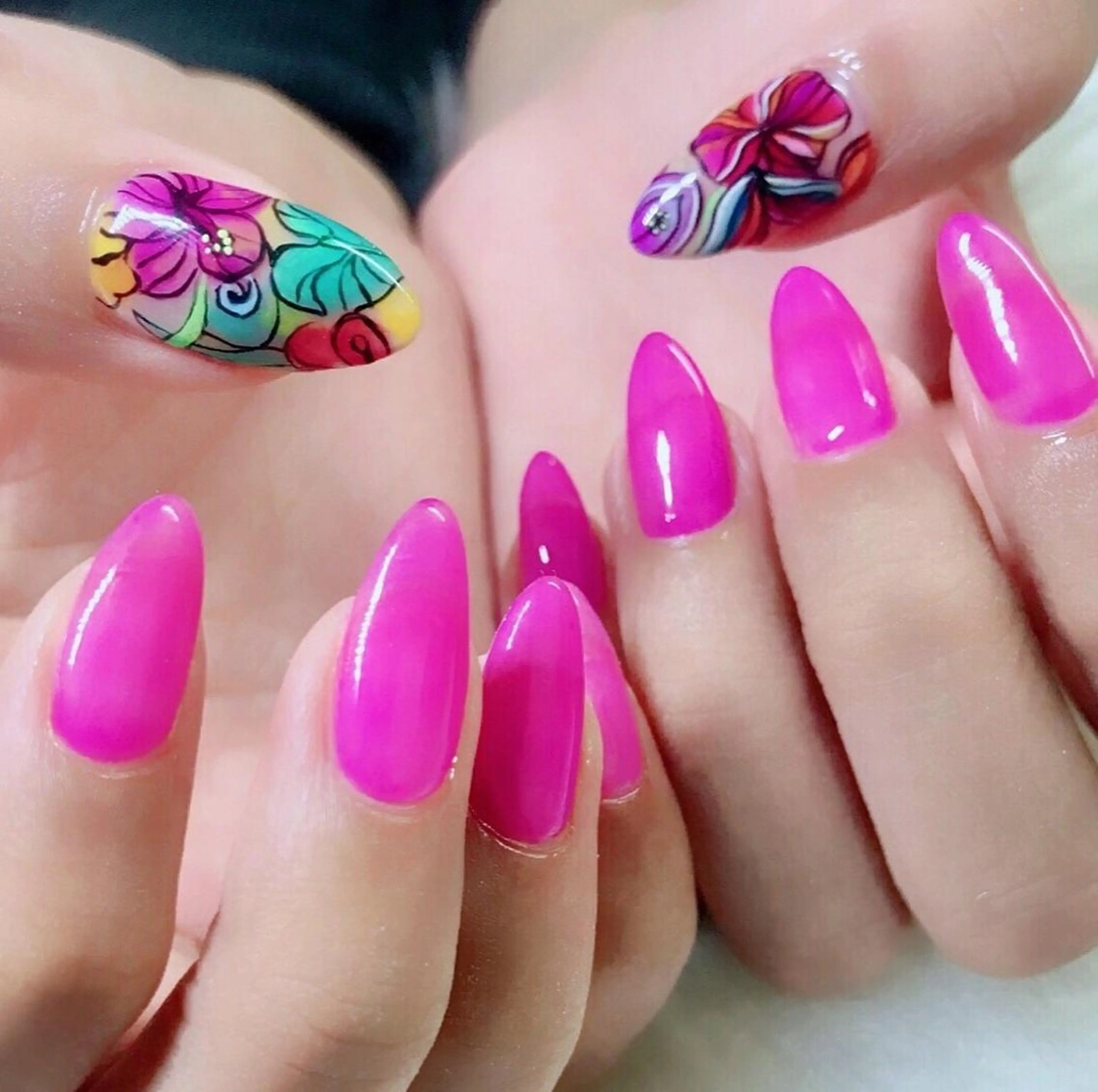 ネイル アートネイル NOIROUGE所属・NOI ROUGEのネイルデザイン