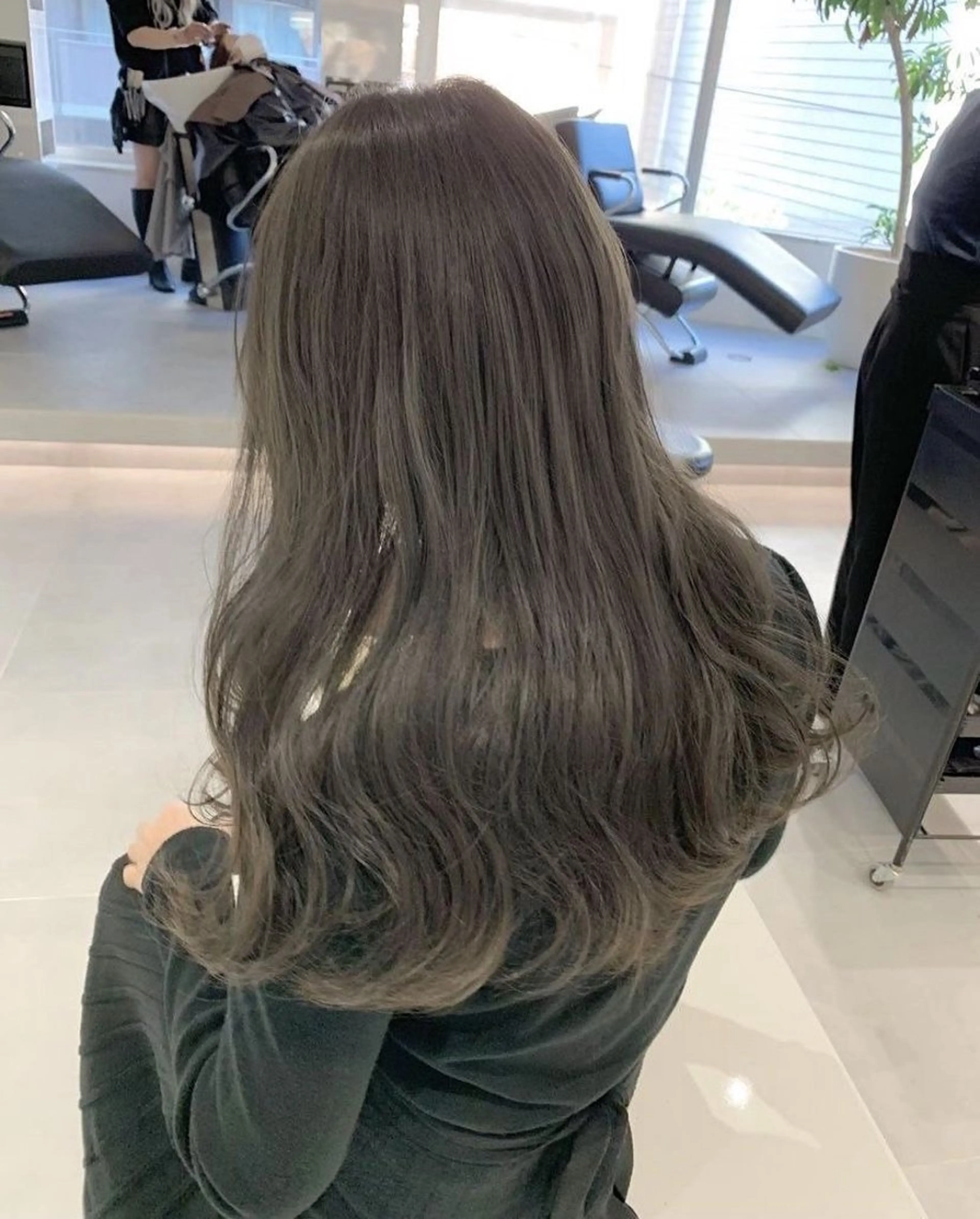 セミロング カラー グレージュ オリーブグレージュ オリーブグレー ヘアカラー トリートメント レイヤー/グレージュ 赤み消し/コウスケのヘアスタイル