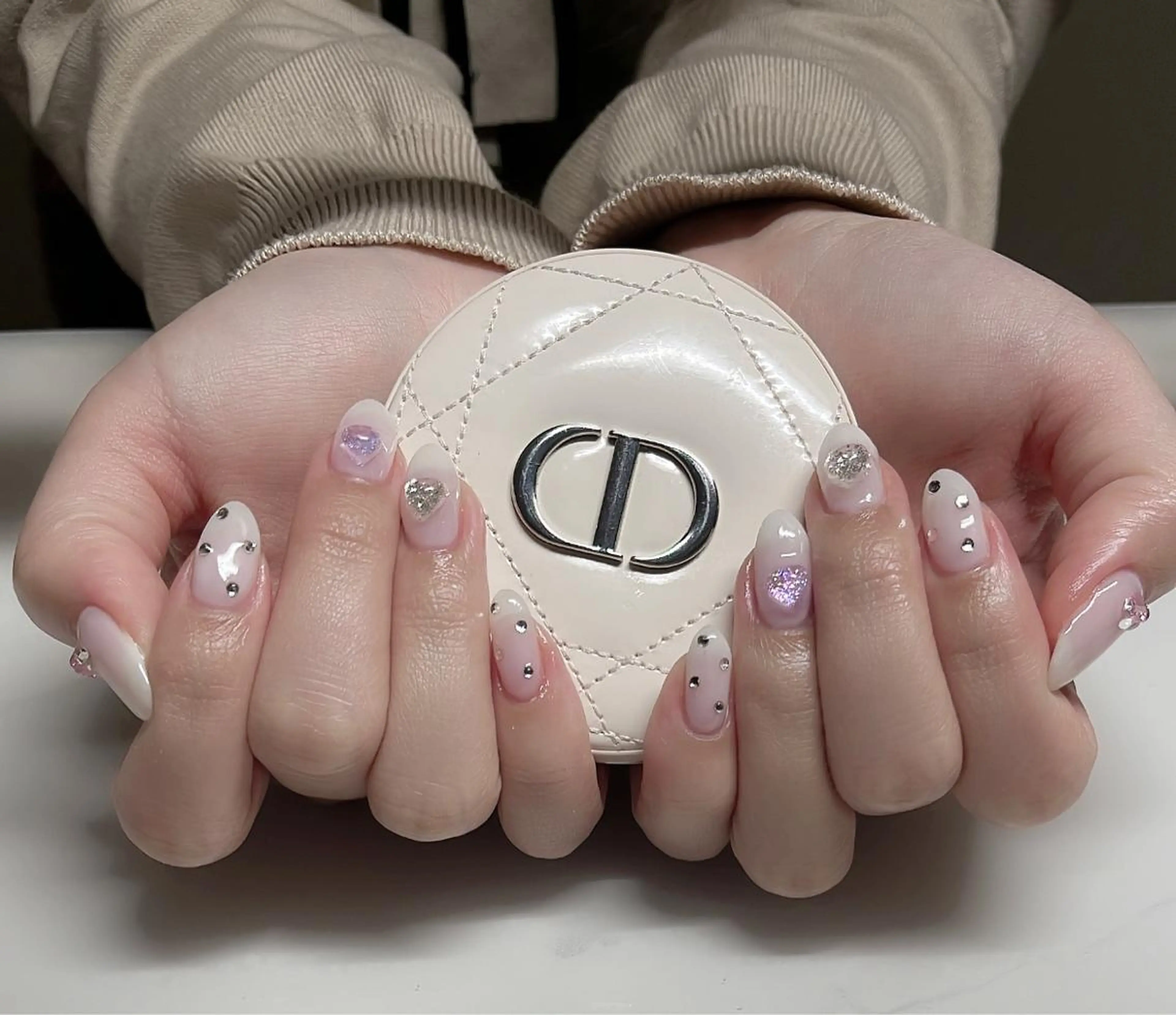 ネイル オーロラネイル べっ甲ネイル クリアネイル 氷ネイル・うるうるネイル 韓国ネイル ハンドネイル KARI ネイルサロンのネイルデザイン