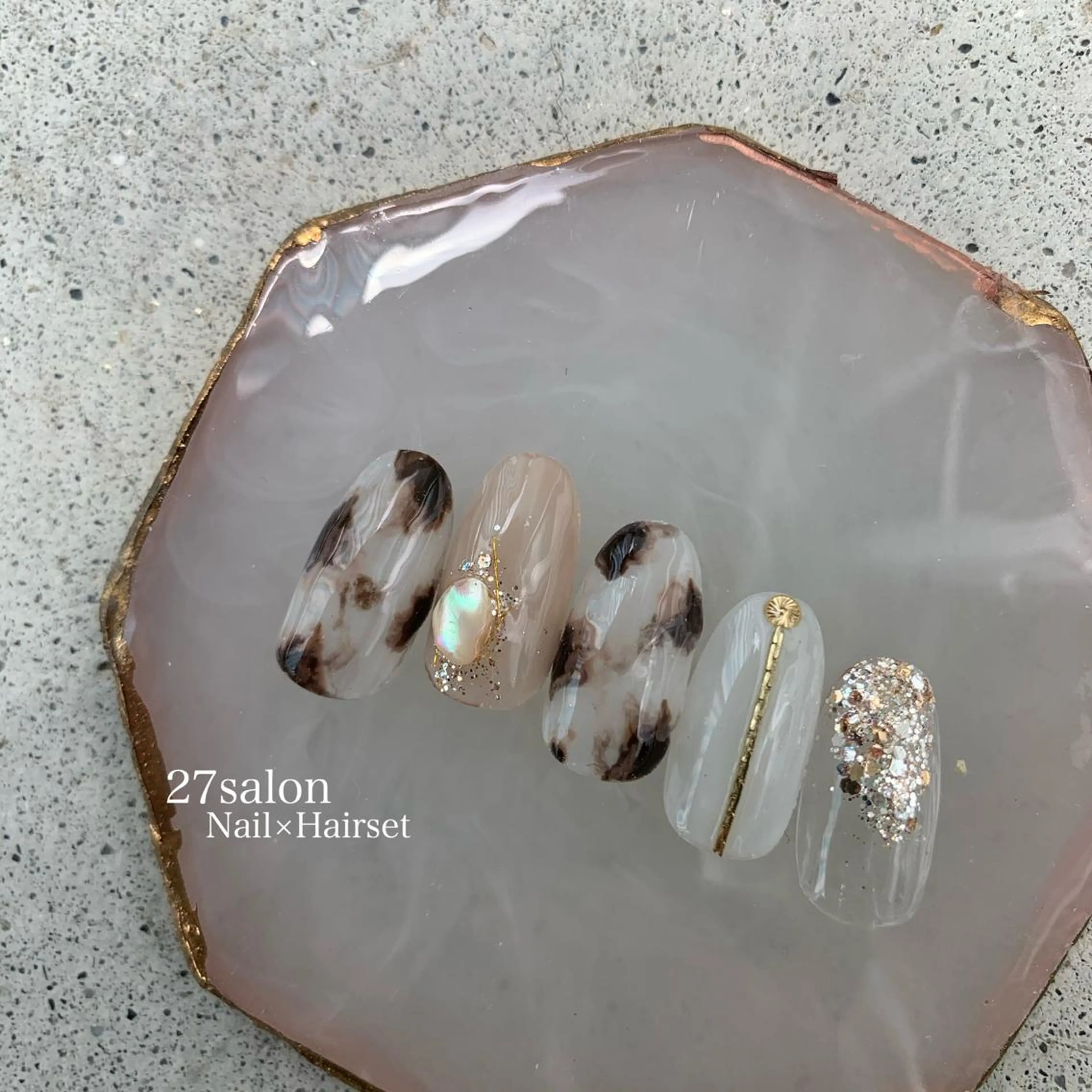 ネイル アニマル柄 べっ甲ネイル 27salon yuinaのネイルデザイン