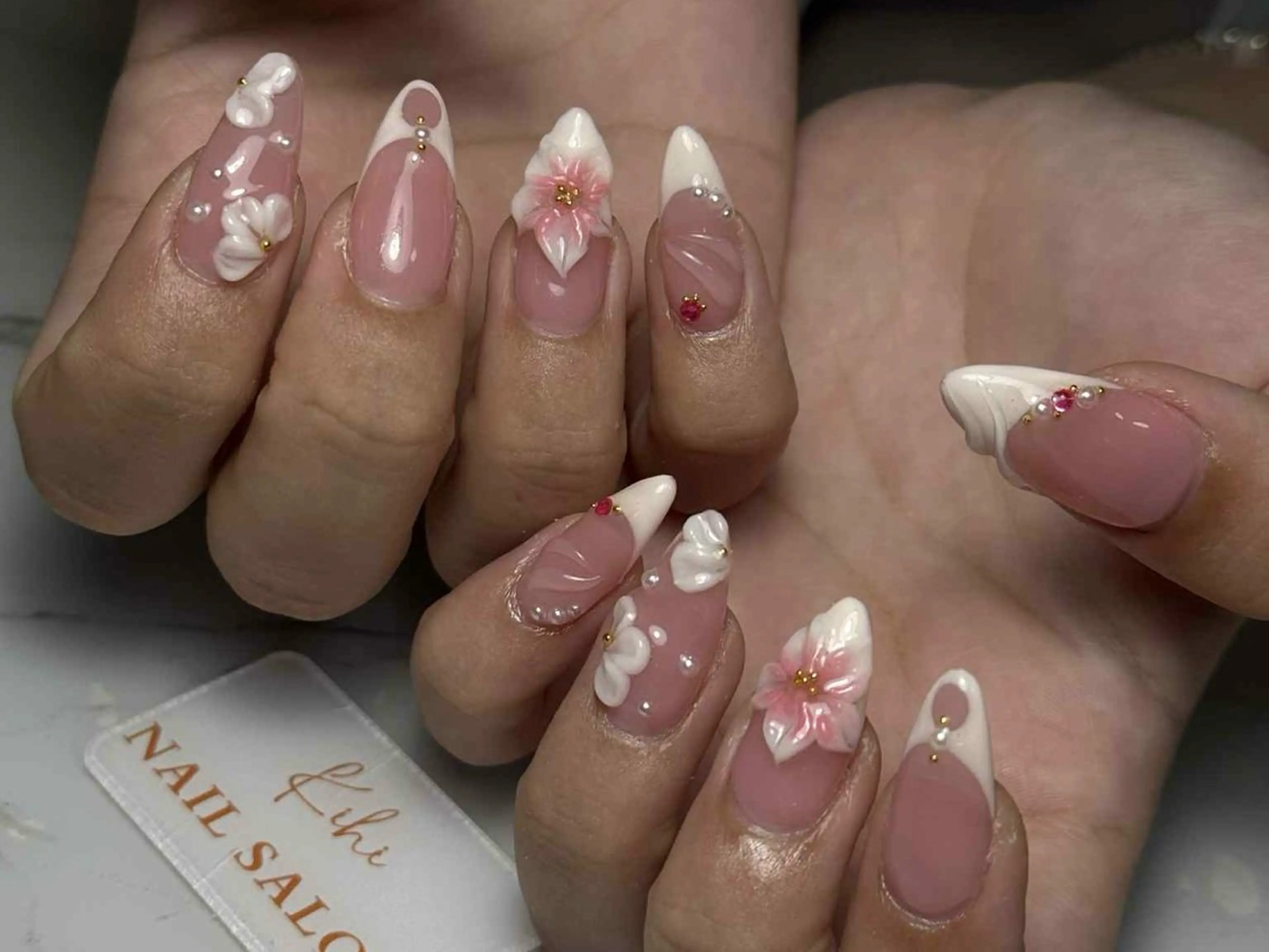 ネイル アートネイル フレンチネイル ジェルネイル グラデーション 韓国ネイル ハンドネイル 💕鈴木ユリ パラジェル/オフ無料のネイルデザイン