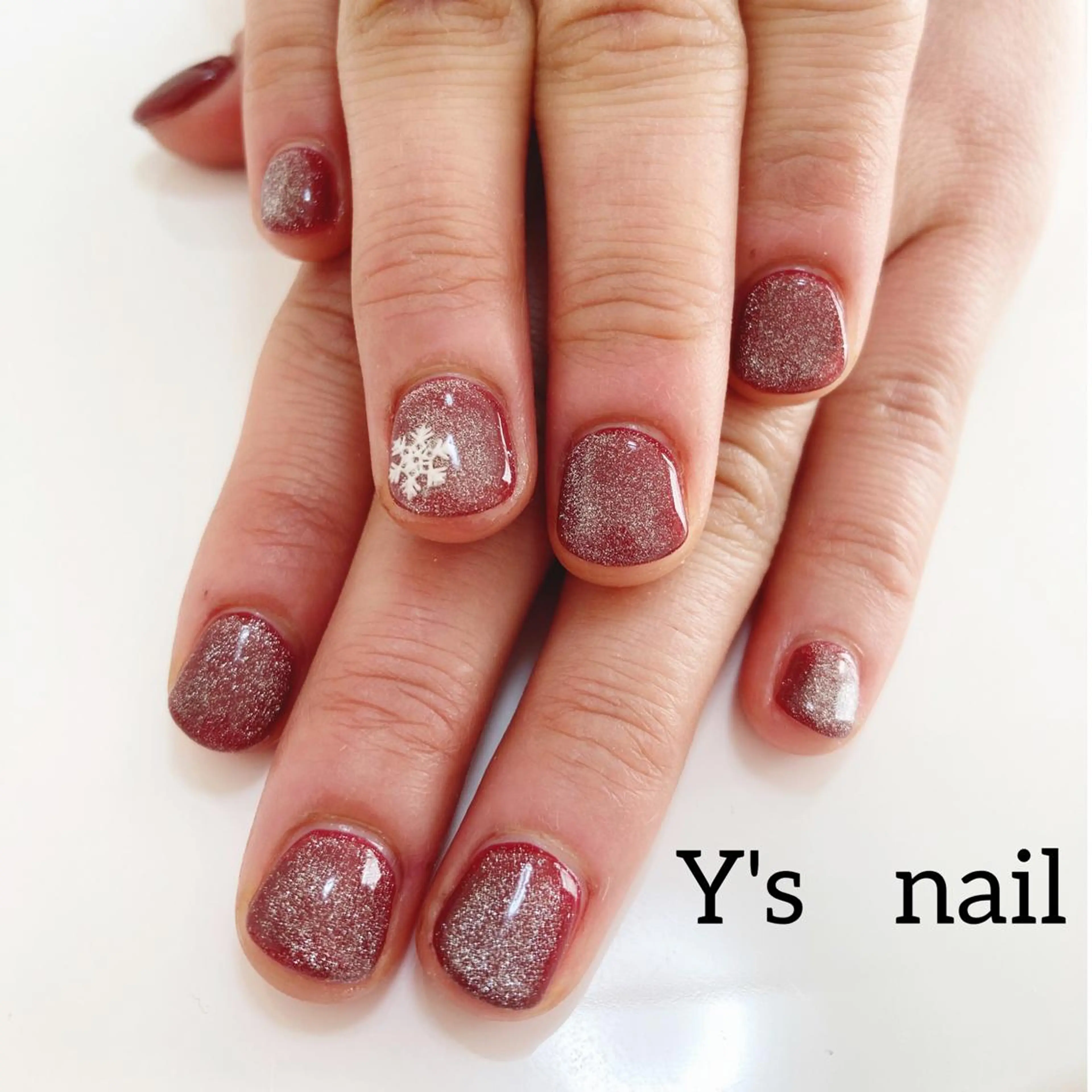ネイル ジェルネイル マグネットネイル 赤色 冬ネイル ハンドネイル 手書きが得意🖌️ Y’s  nailのネイルデザイン