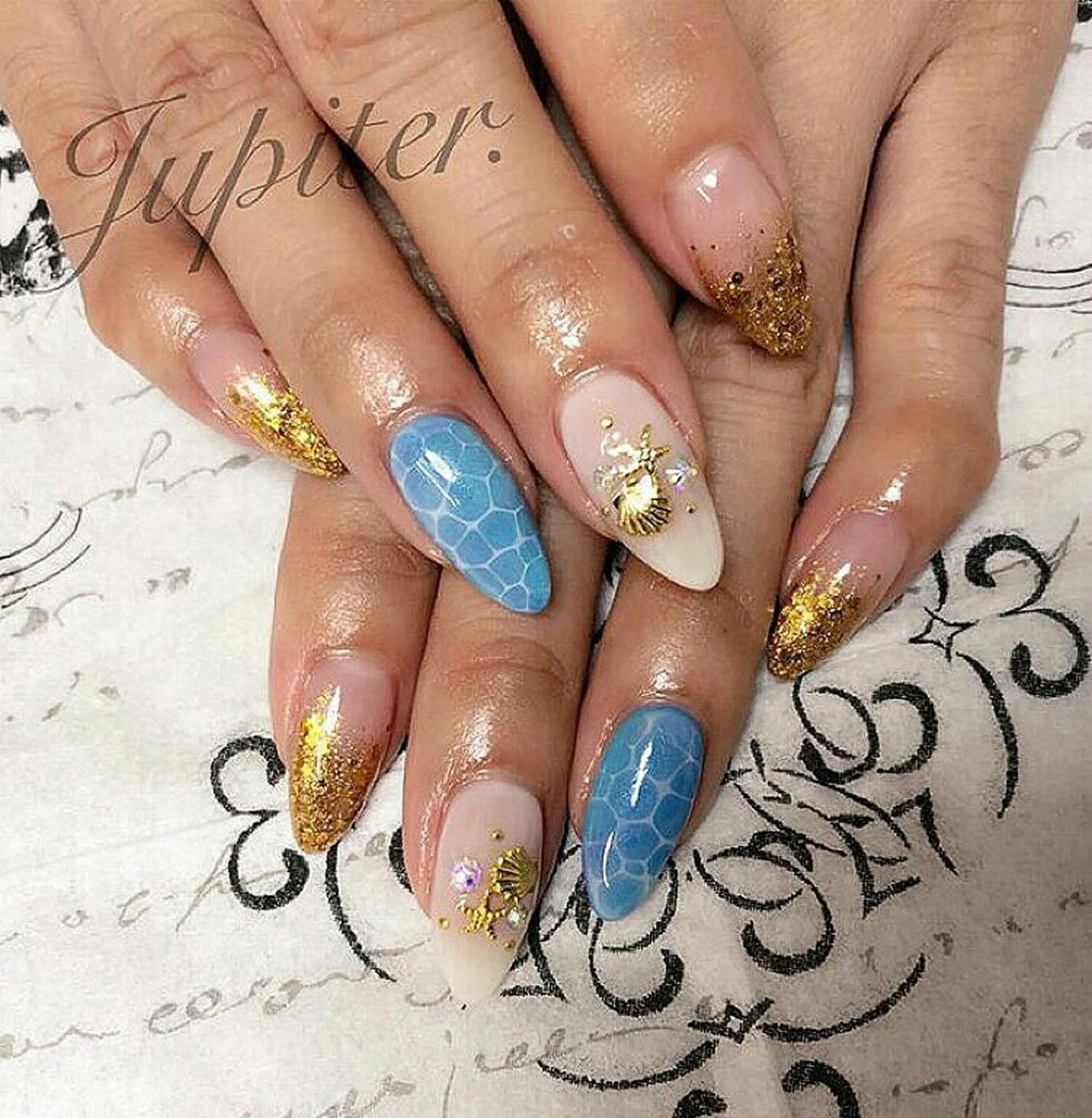 ネイル グラデーション ラメ(グリッター) ラメグラデーション 夏ネイル ハンドネイル PrivateSalon Jupiter所属・Jupiter .のネイルデザイン