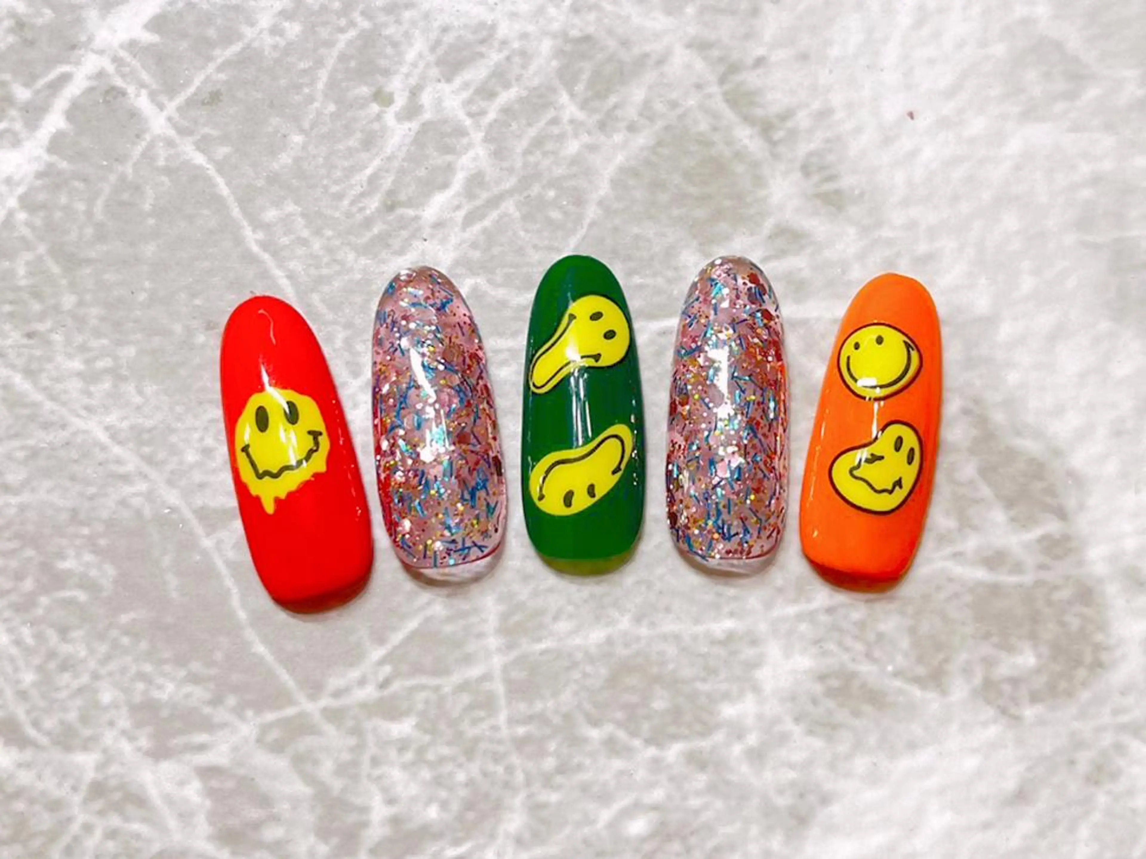 ネイル ハンドネイル マジックミラー所属・マジック ミラーのネイルデザイン