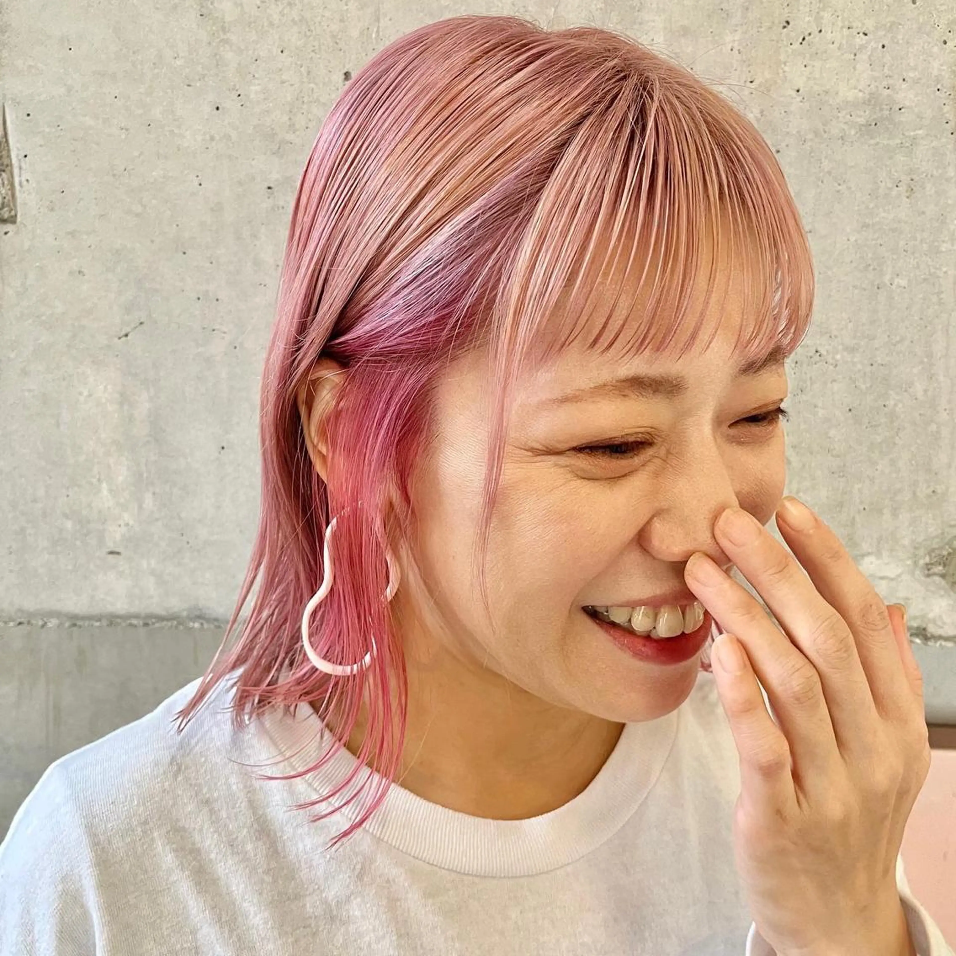 ミディアム カラー イヤリングカラー インナーカラー direction所属・派手髪デザインカラー ヒロカのヘアスタイル