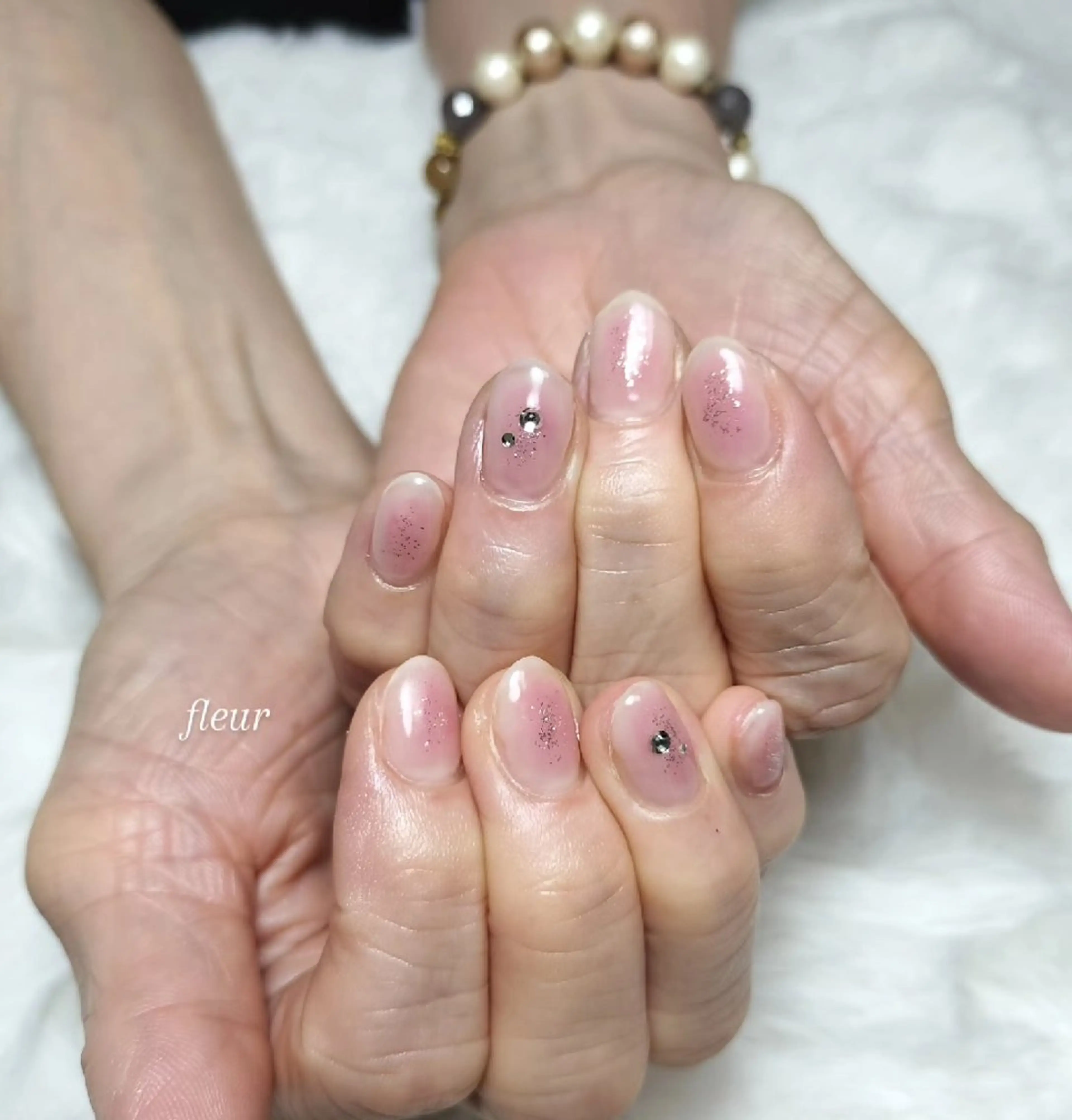 ネイル チークネイル megumi. sのネイルデザイン