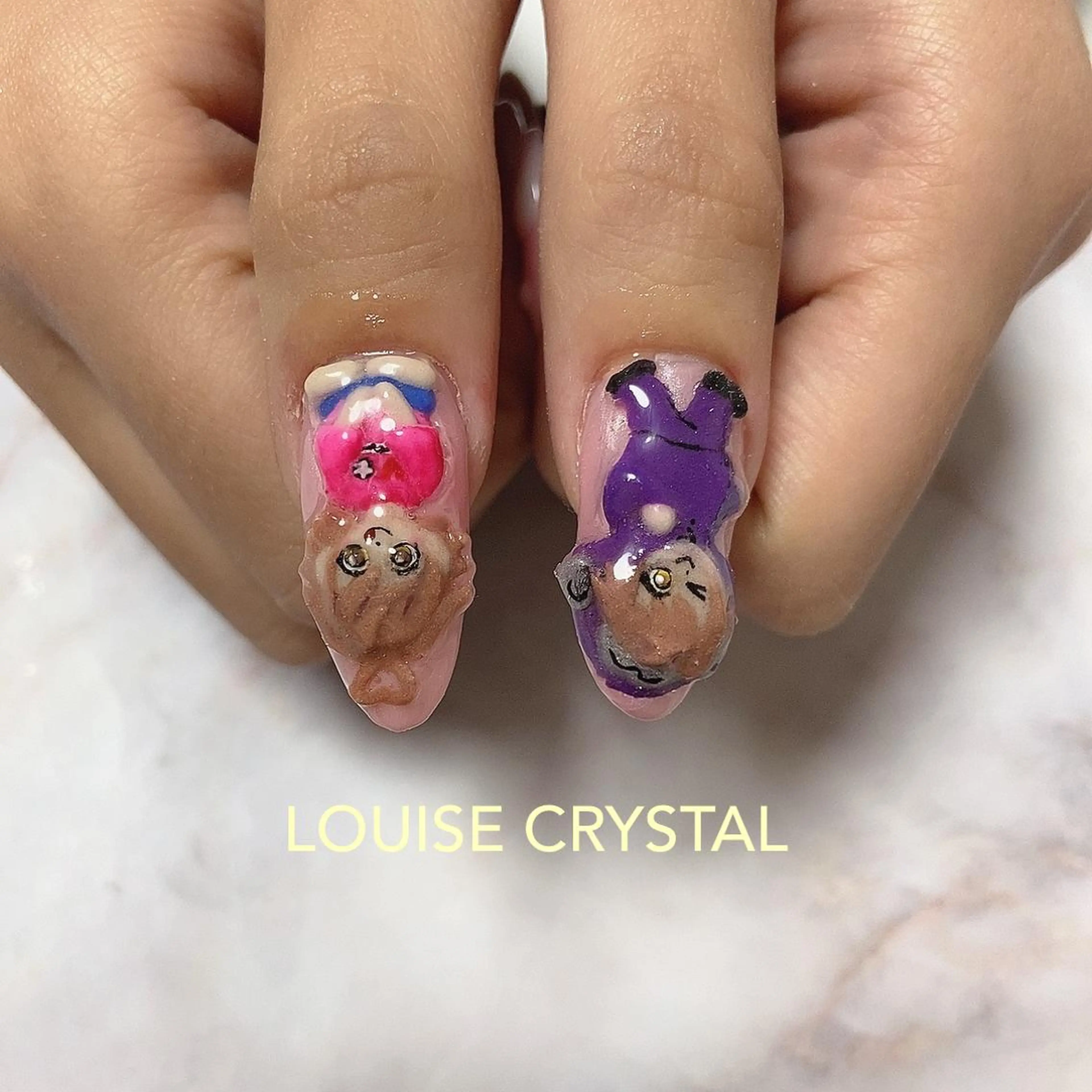 ネイル ハンドネイル LOUISE CRYSTALのネイルデザイン